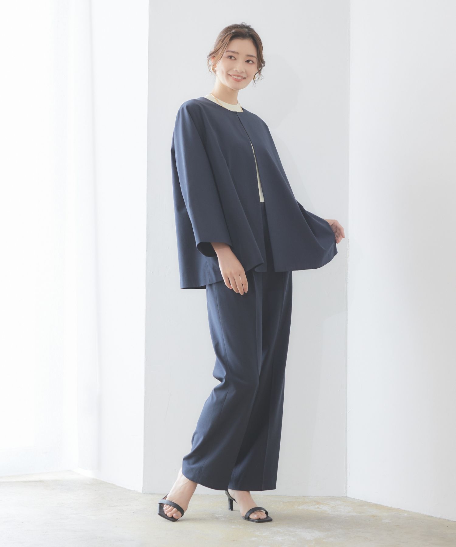 model:166cm　着用サイズ：M/ストレートパンツ　着用カラー：ネイビー