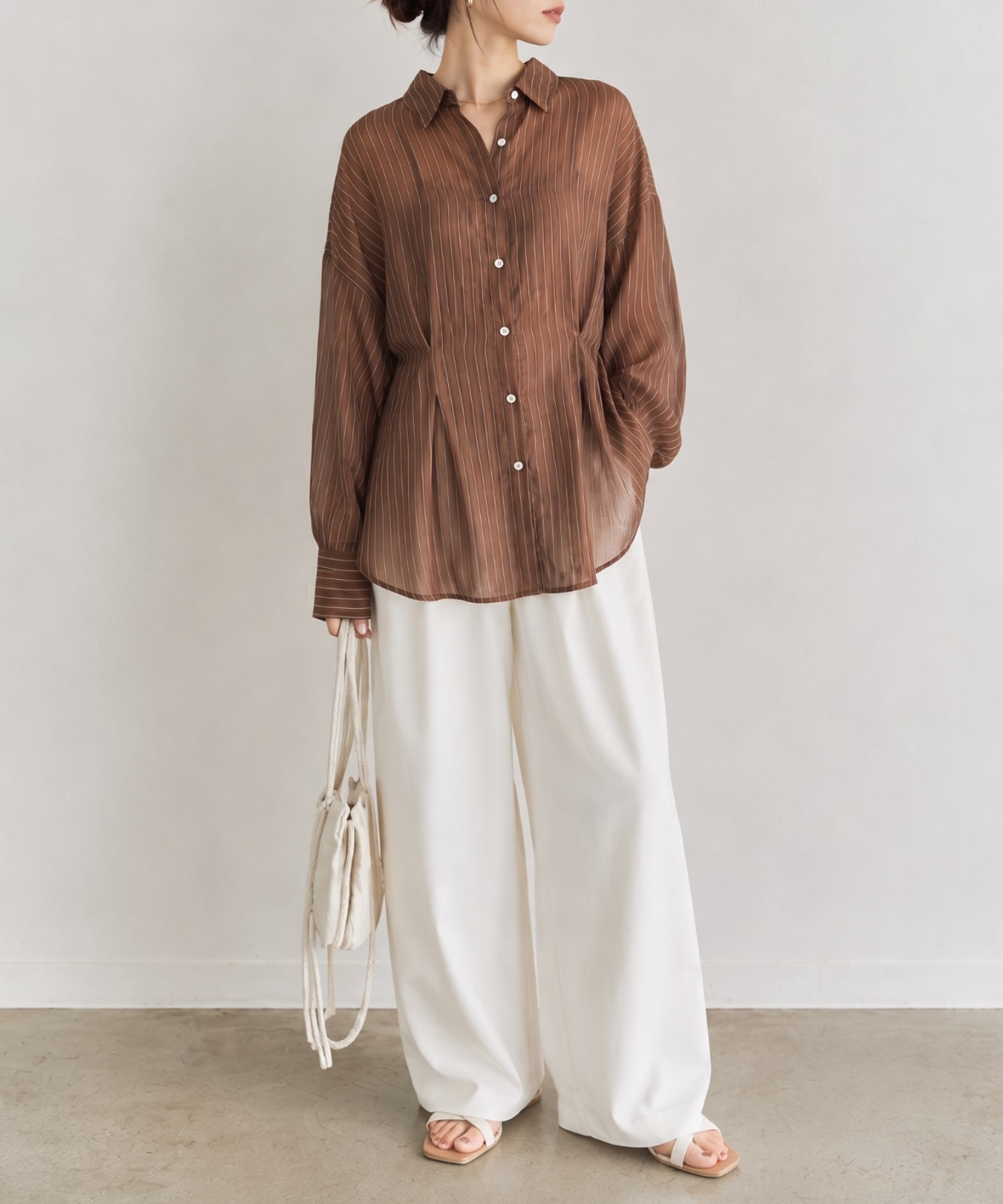 【新色：ブラウン(シアー素材)】
model：159cm 着用サイズ：F
