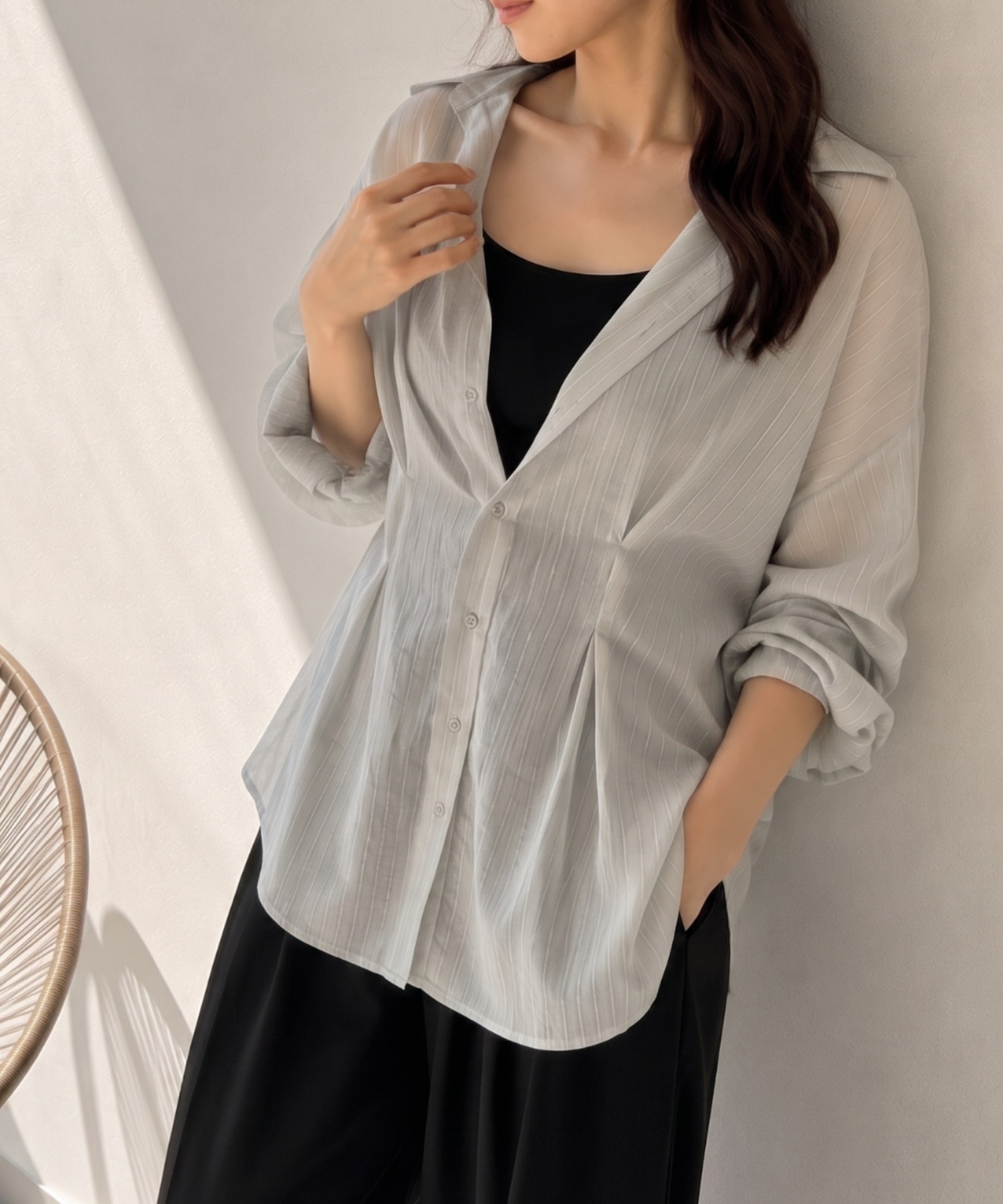 【新色：ライトグレー(シアー素材)】
model：159cm 着用サイズ：F