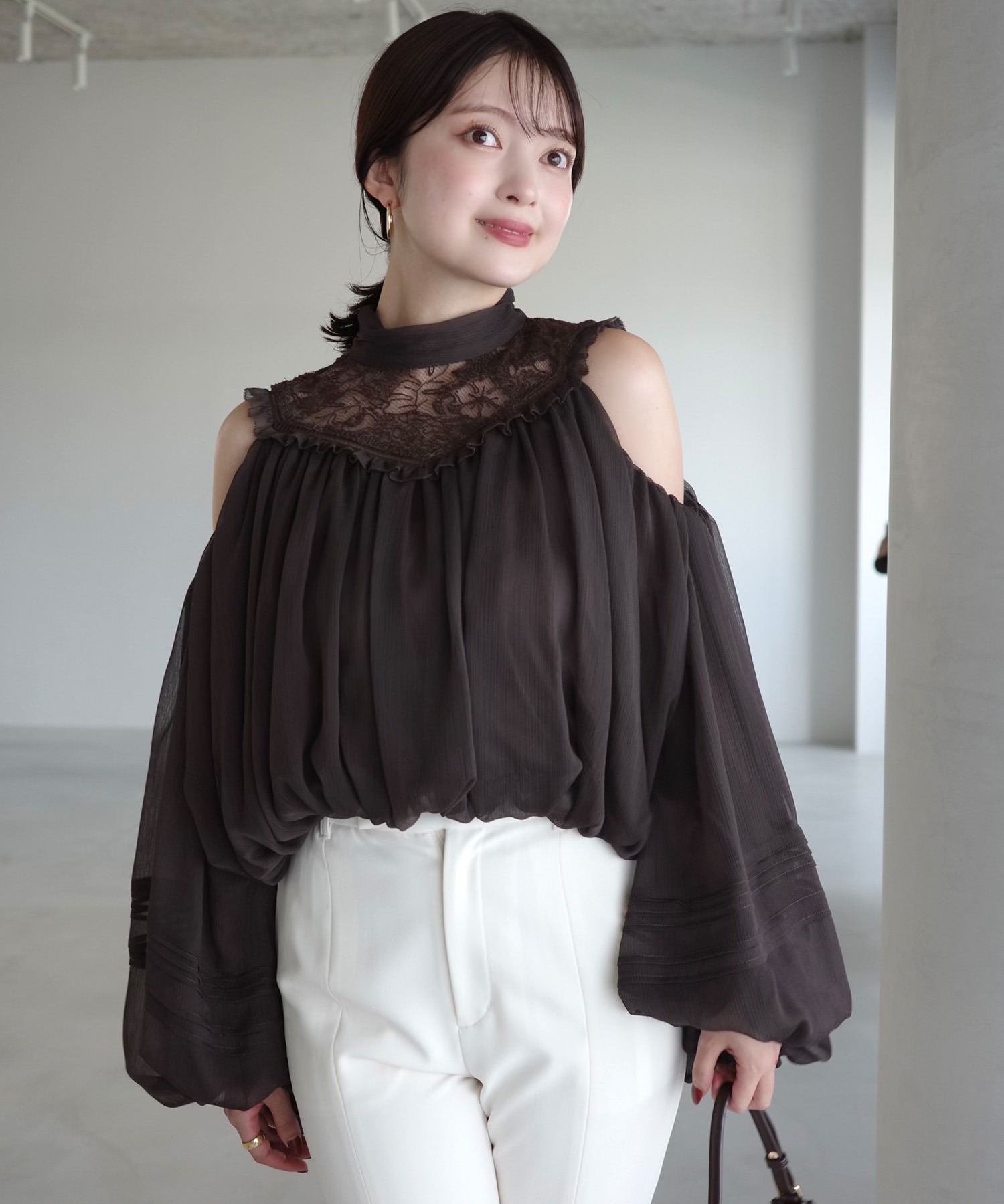 Leisure Detail Sleeve ボリュームブラウス — блуза с объёмными рукавами