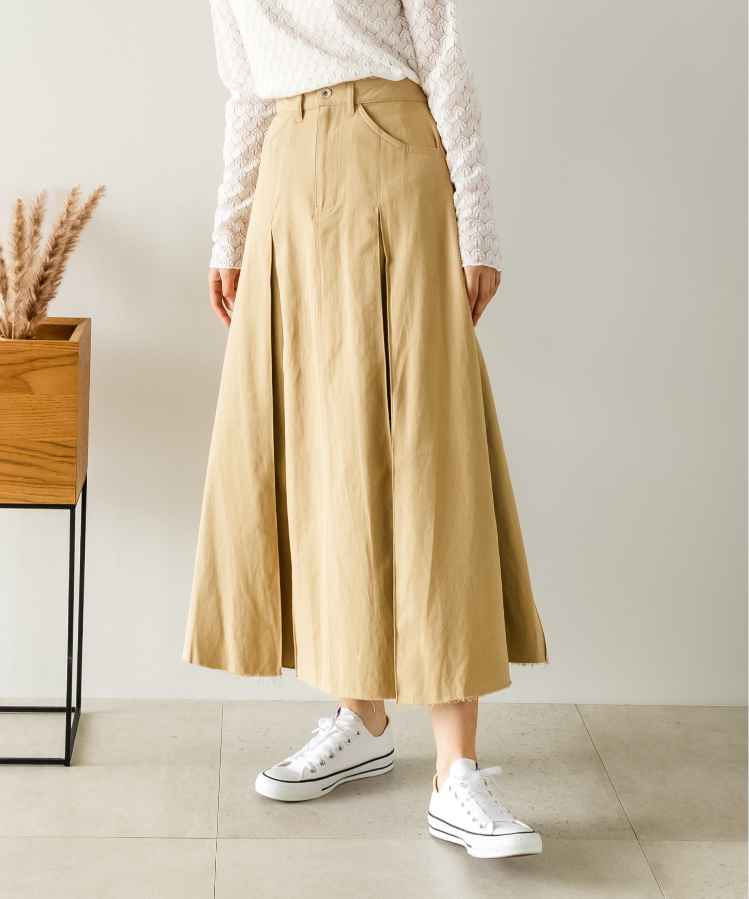 ベージュ