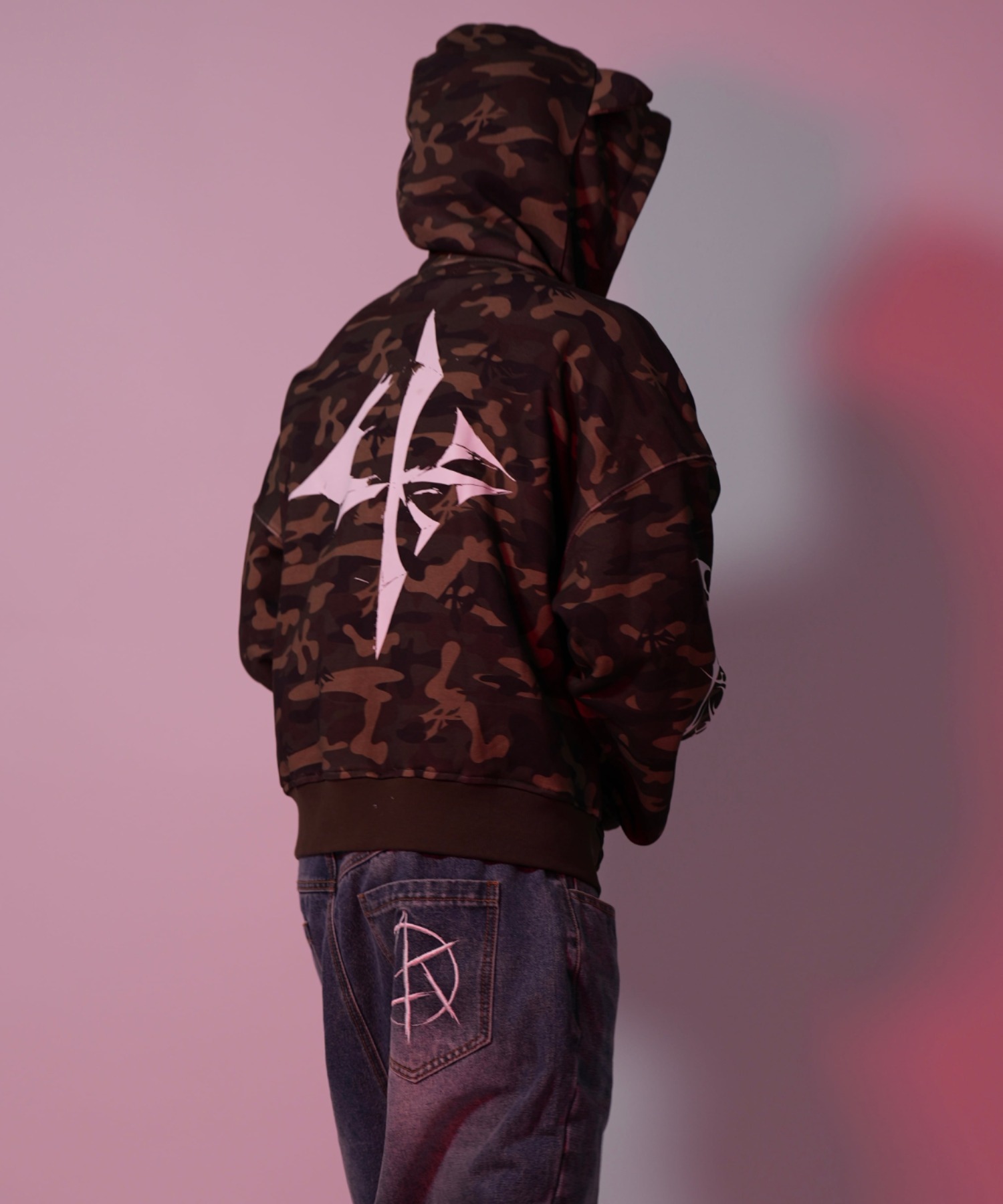 A'GEM/9 × .kom 『LOVE KILLER/ラブ キラー』CAMO LOGO CAT ZIP-UP