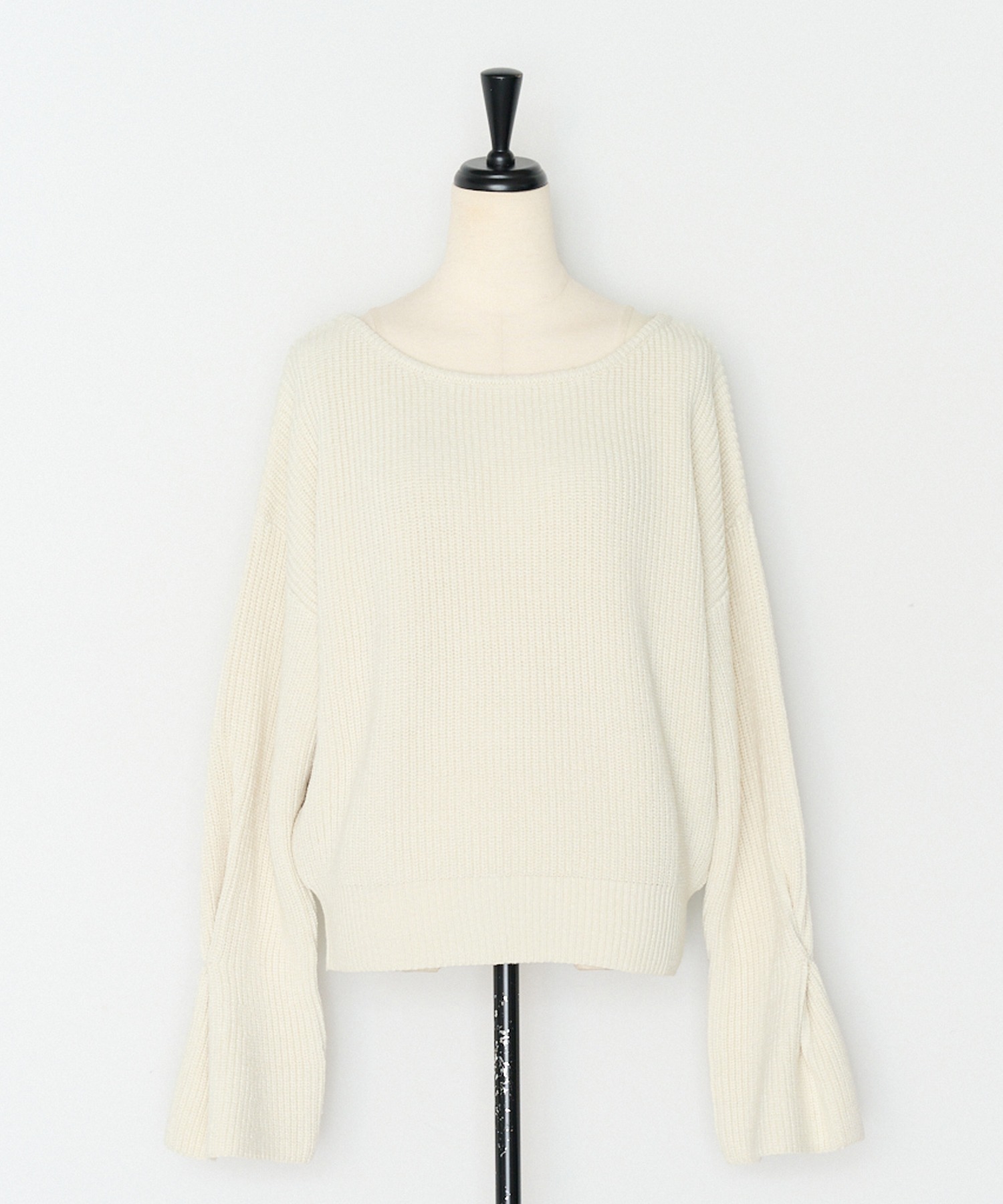 OFF-WHITE