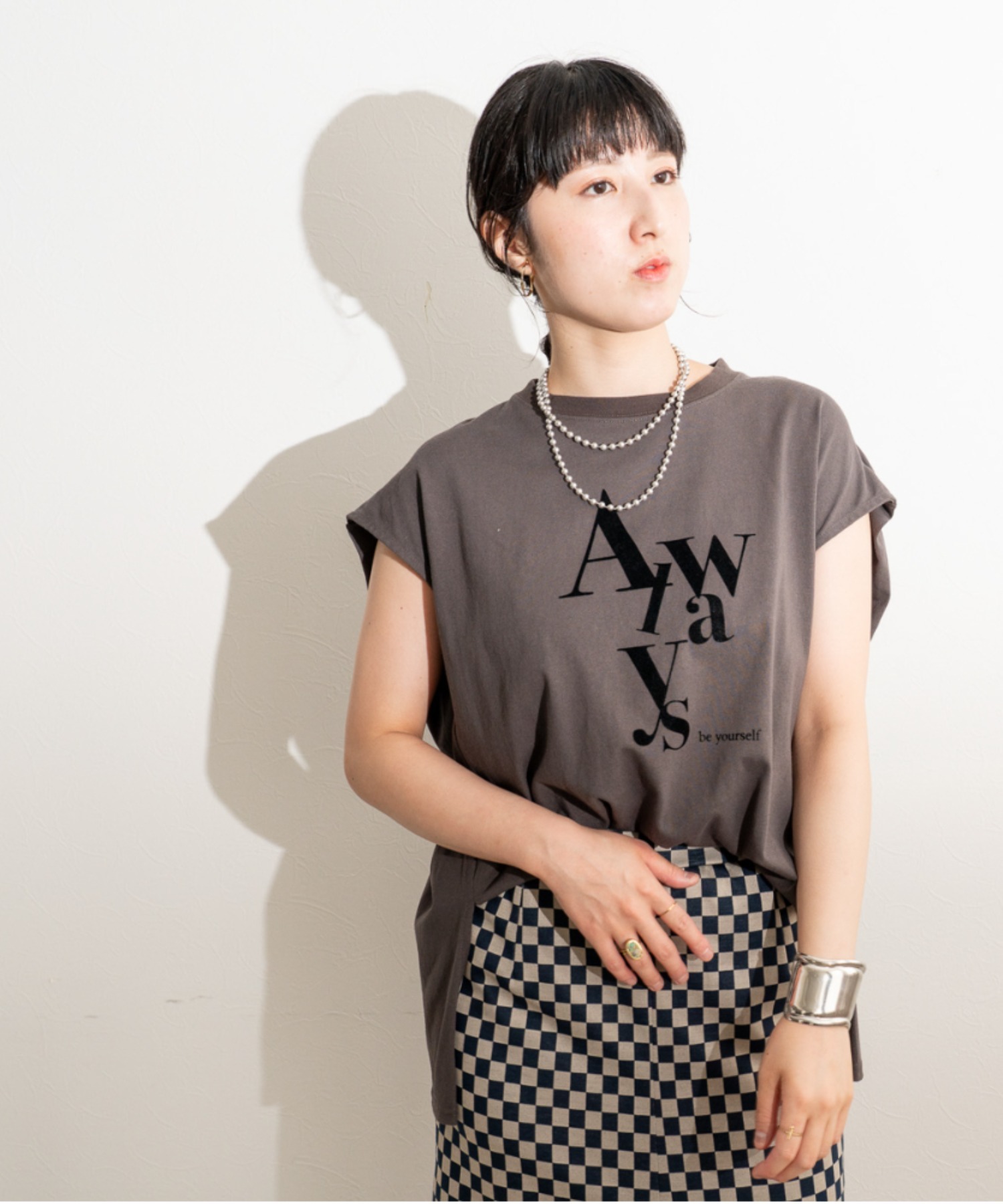 フロッキーロゴバックタックTシャツ LHELBIE│Eimee Law & LHELBIE