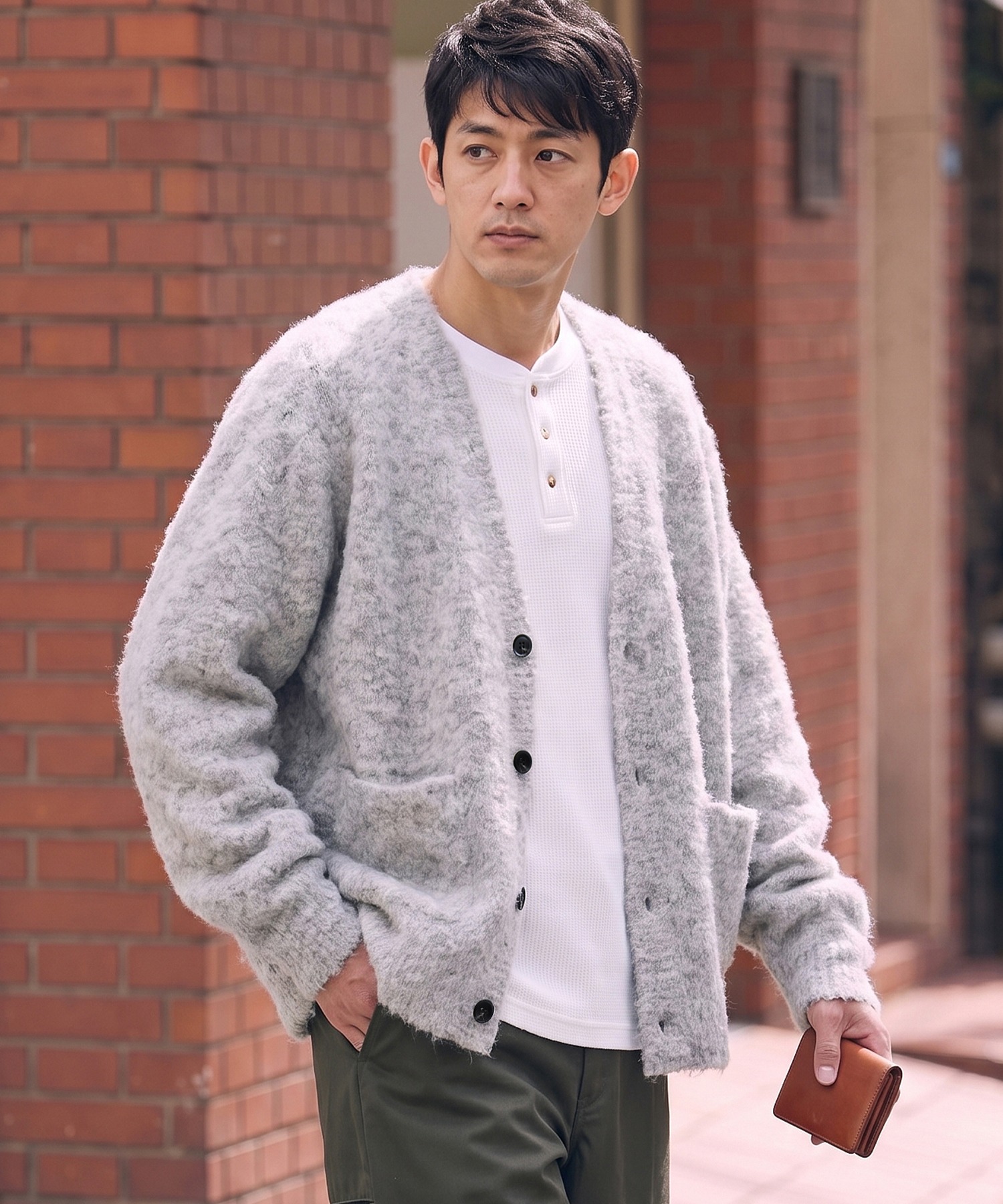 MULTI FUNCTIONALシリーズ】オーバーサイズ Vネック シャギーニット