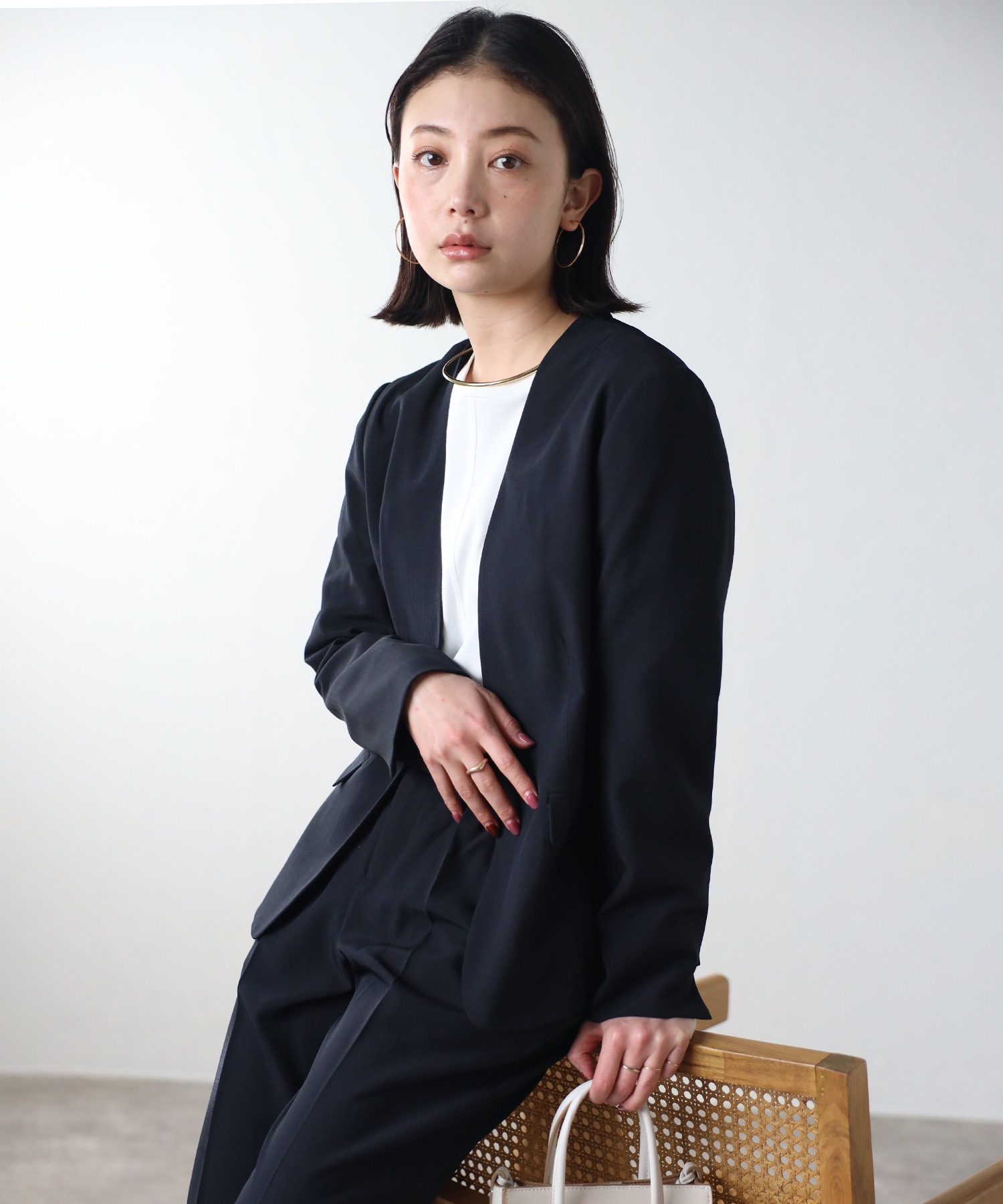 model:166cm　着用サイズ：11号　着用カラー：ブラック