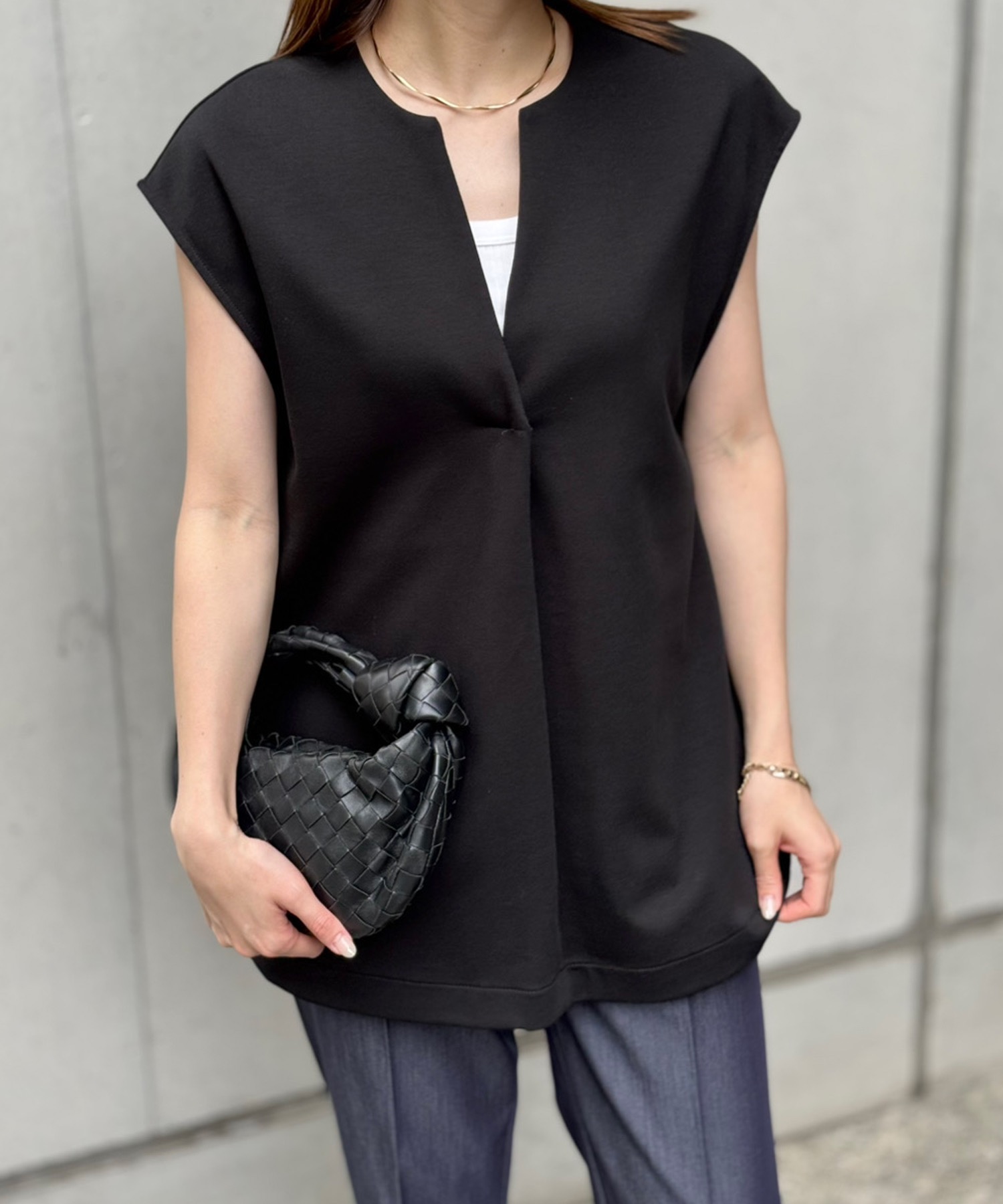 オケージョンにも◎】ライトダンボールタックキーネックジレ eM