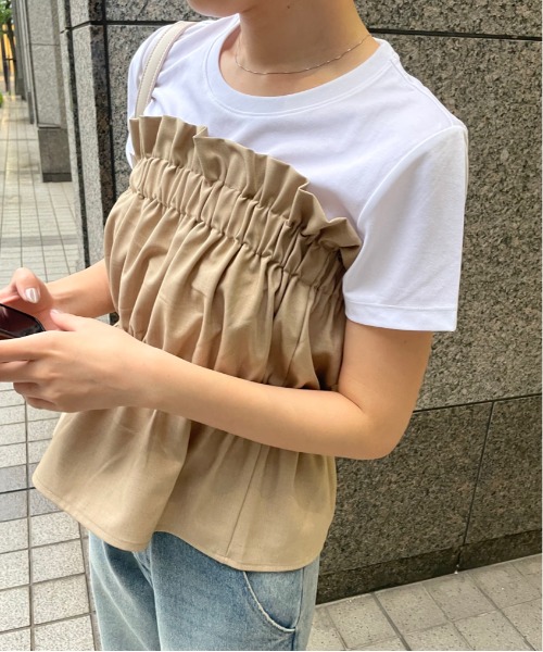 ベージュ
