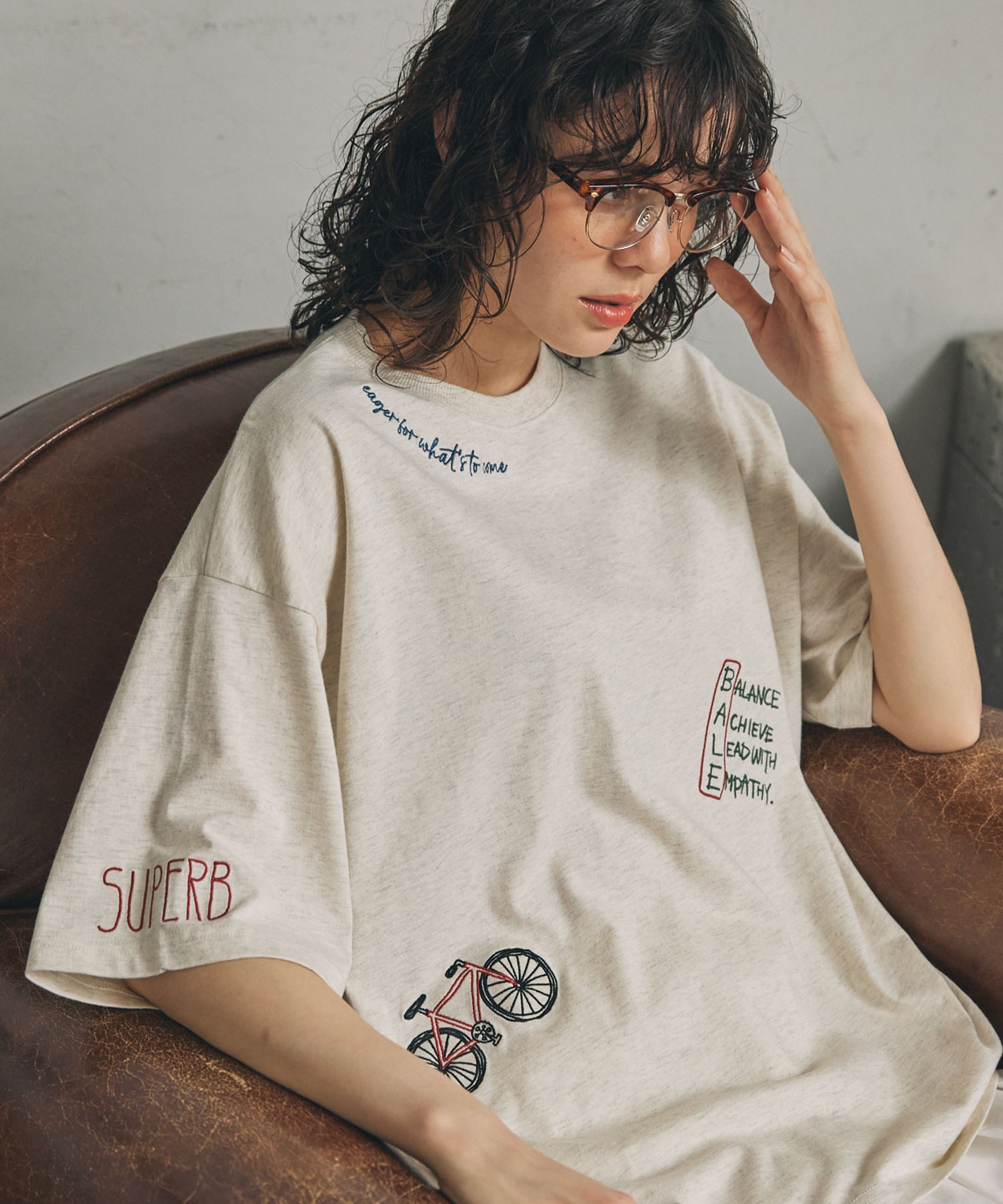配色 落書き刺繍 オーバーサイズ 半袖Tシャツ MONO-MART LADY'S