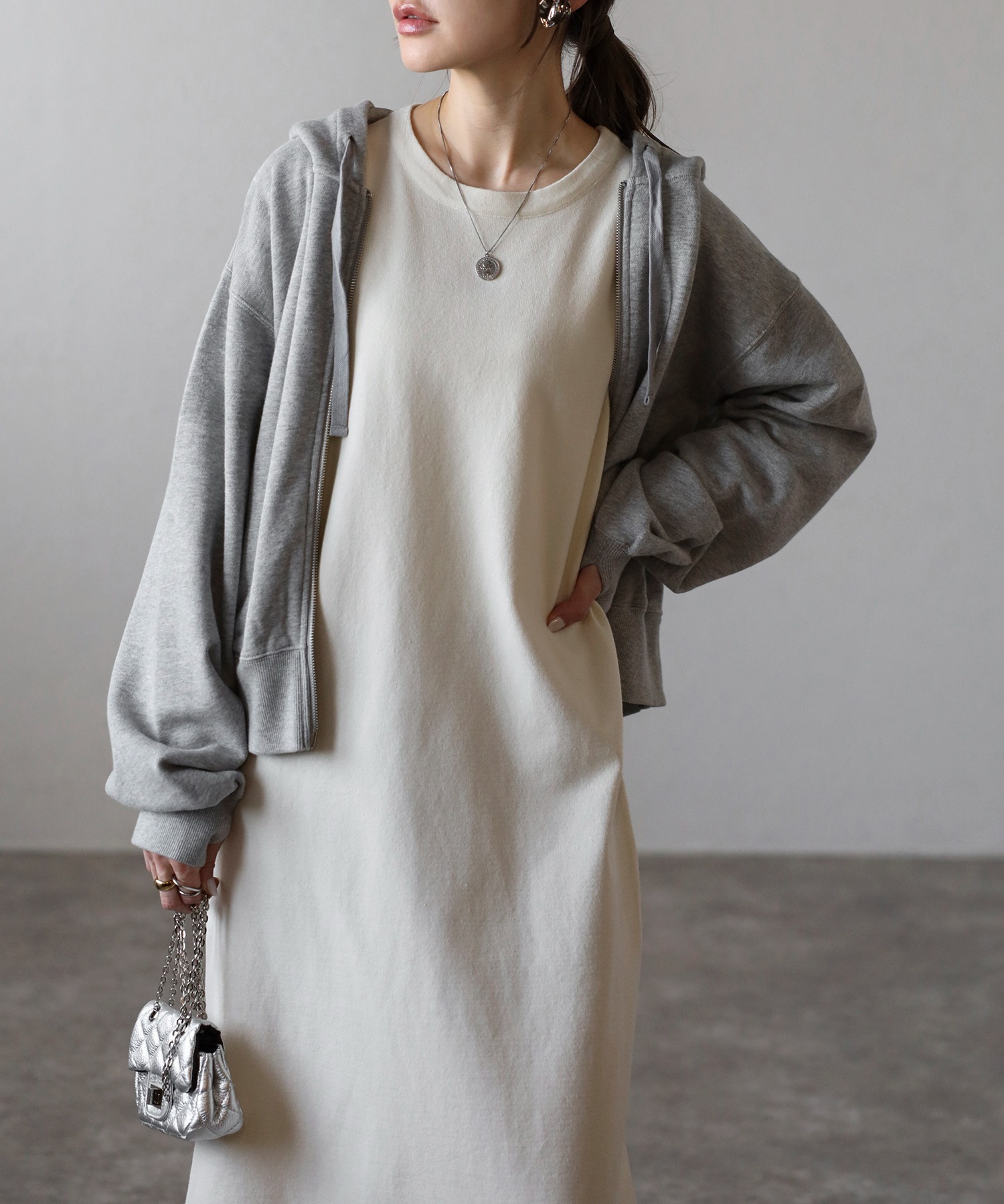 model：H165 着用サイズ：FREE