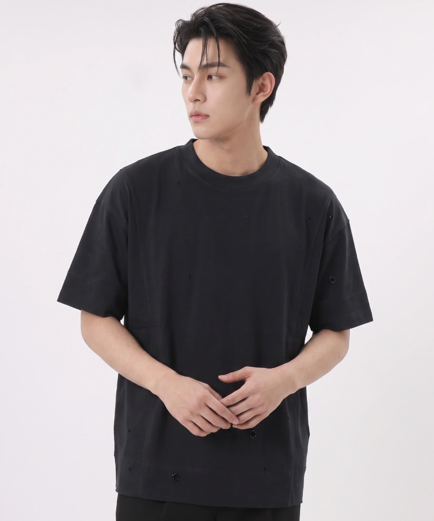 A'GEM/9 × .kom 『BENUSTA/ベヌスタ 』Eyelet Black Rhinestone T