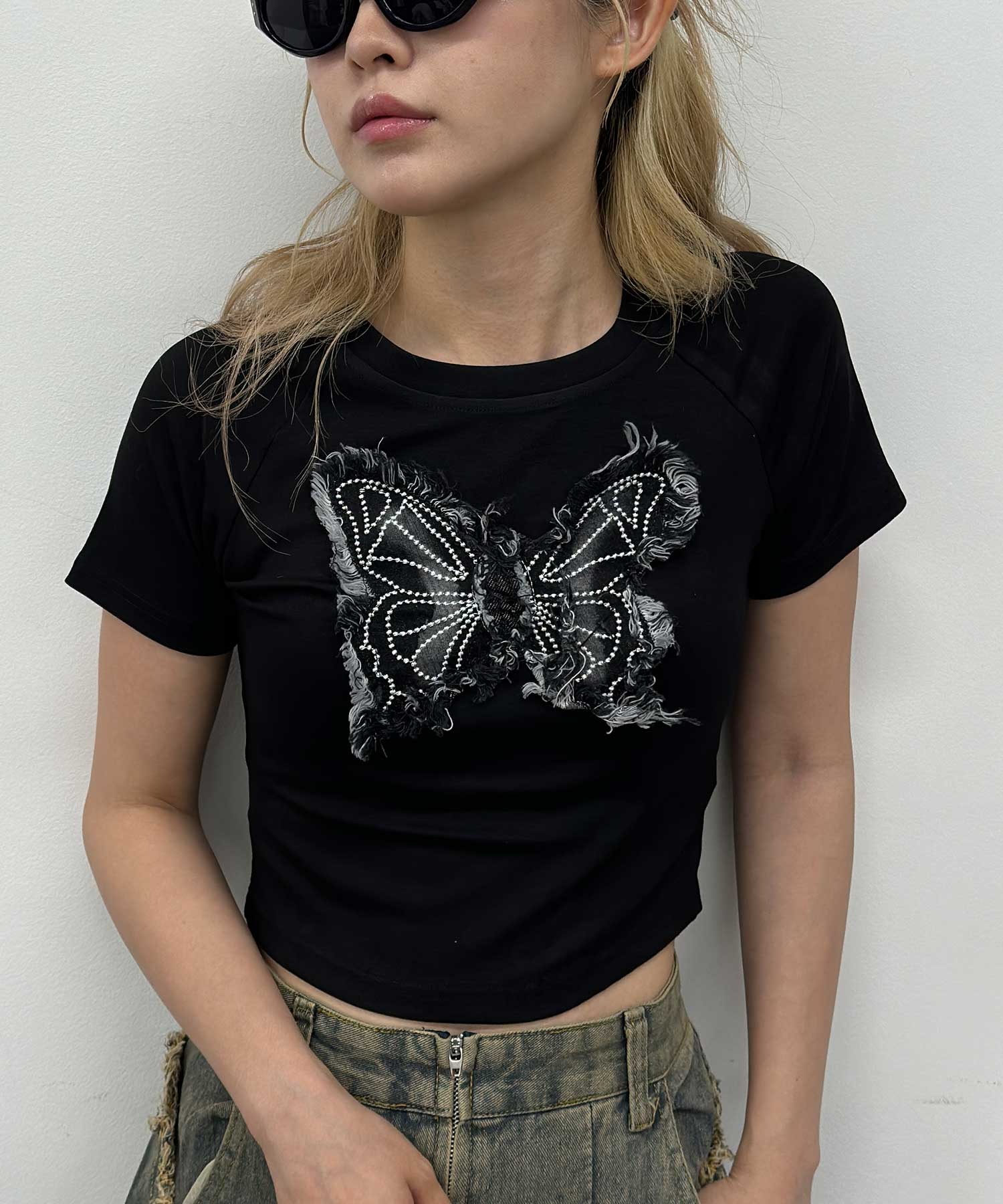 A'GEM/9 × .kom 『.KOM/ドットケーオーエム』 蝶クロップTシャツ