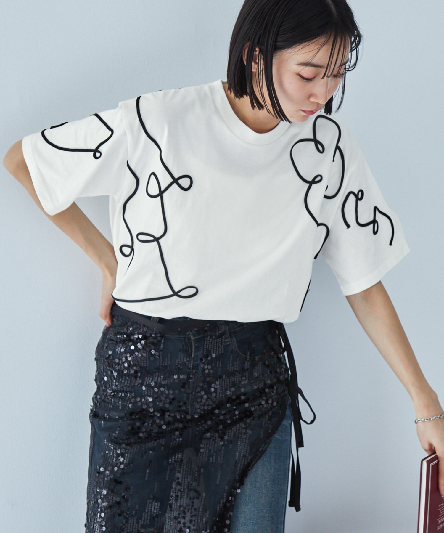 コードエンブロイダリーショート丈半袖Tシャツ MONO-MART│MONO