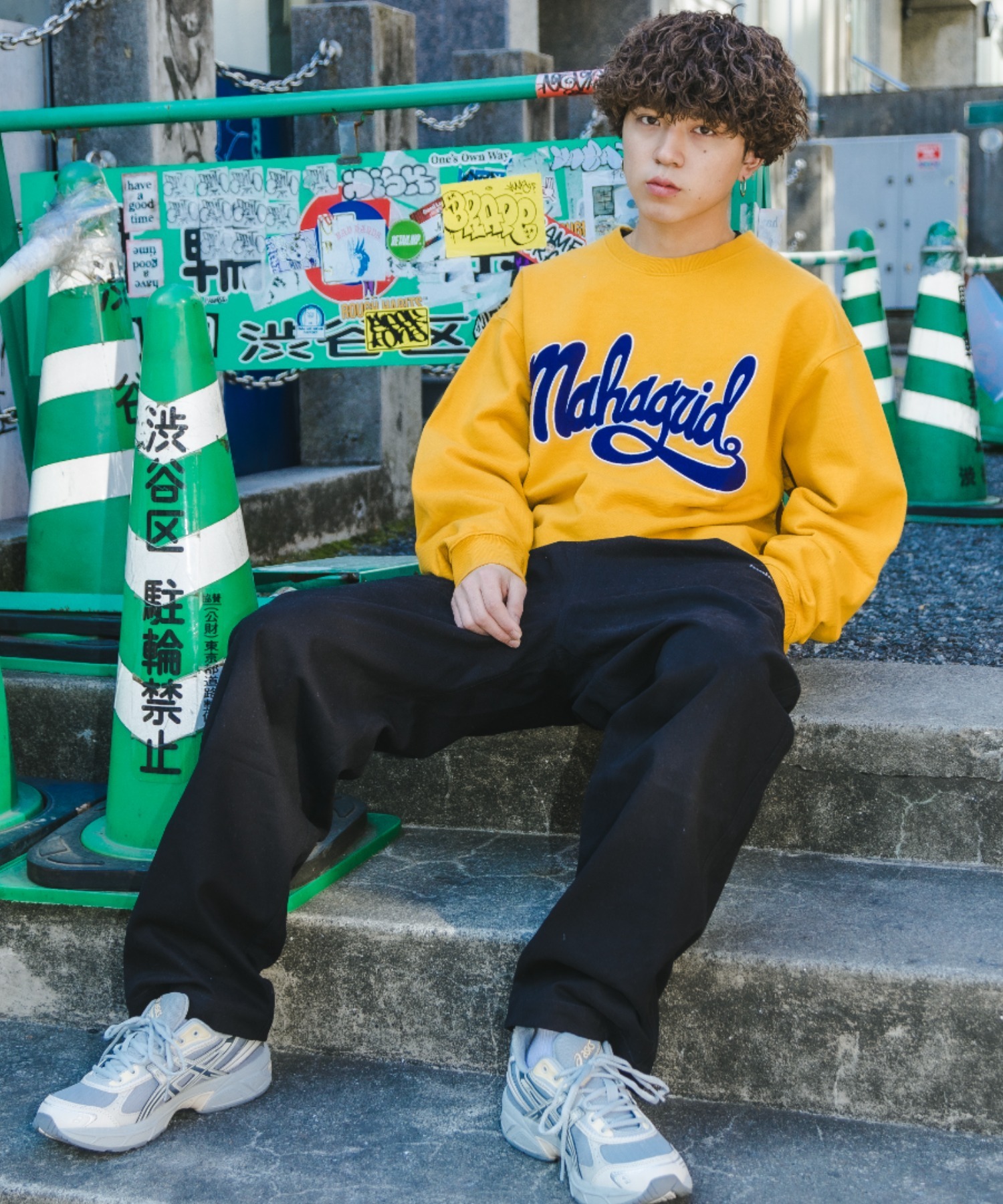 mahagrid/マハグリッド』CURVED LOGO SWEATSHIRT/カーブロゴスウェット