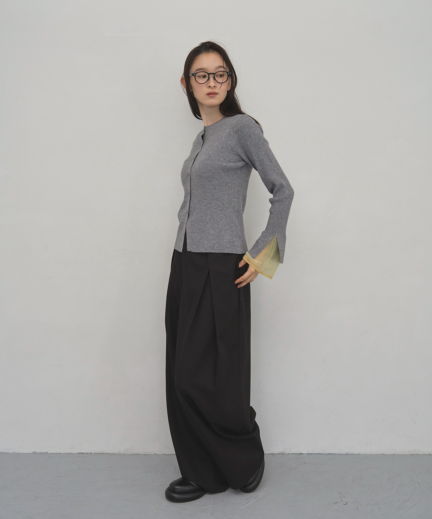 model：H163 着用サイズ：F