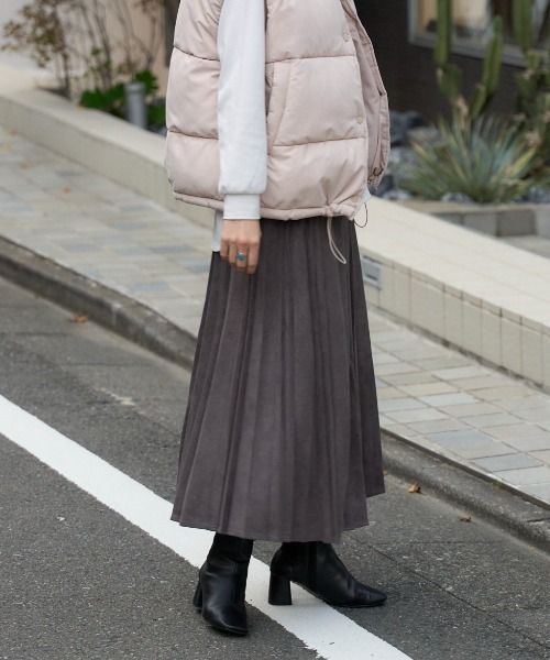 ダークグレー