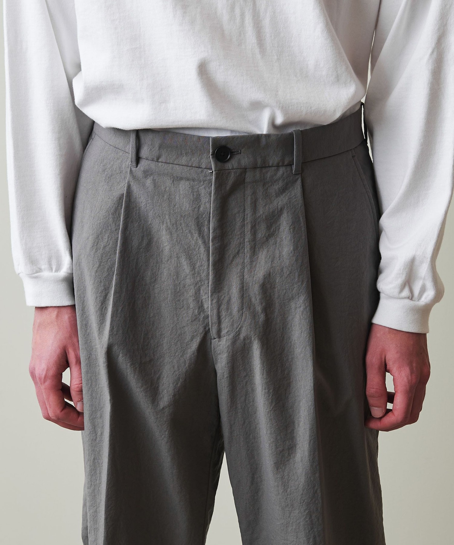 Steven Alan＞ ナイロン オックス アウト ワンプリーツ スラックス