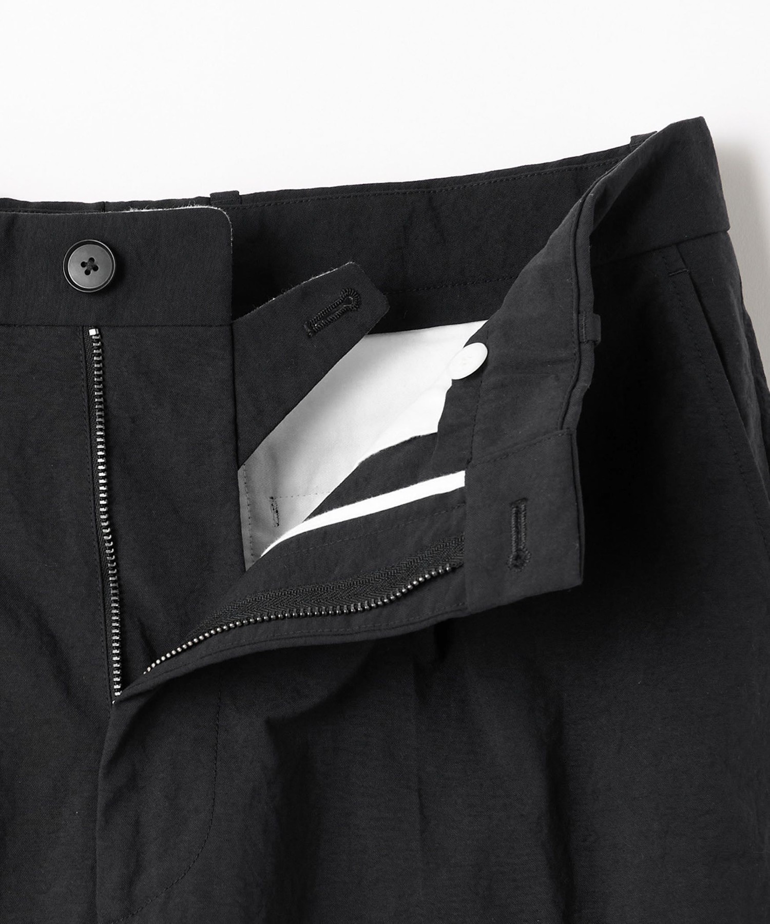 Steven Alan＞ ナイロン オックス アウト ワンプリーツ スラックス