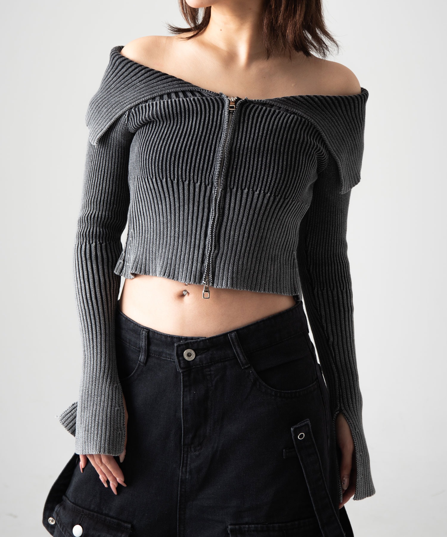 A'GEM/9 × .kom 「.KOM/ドットケーオーエム」 ジップアップトップス レディース A'GEM/9 × .kom 『.KOM/ドットケーオーエム』 ジップアップ