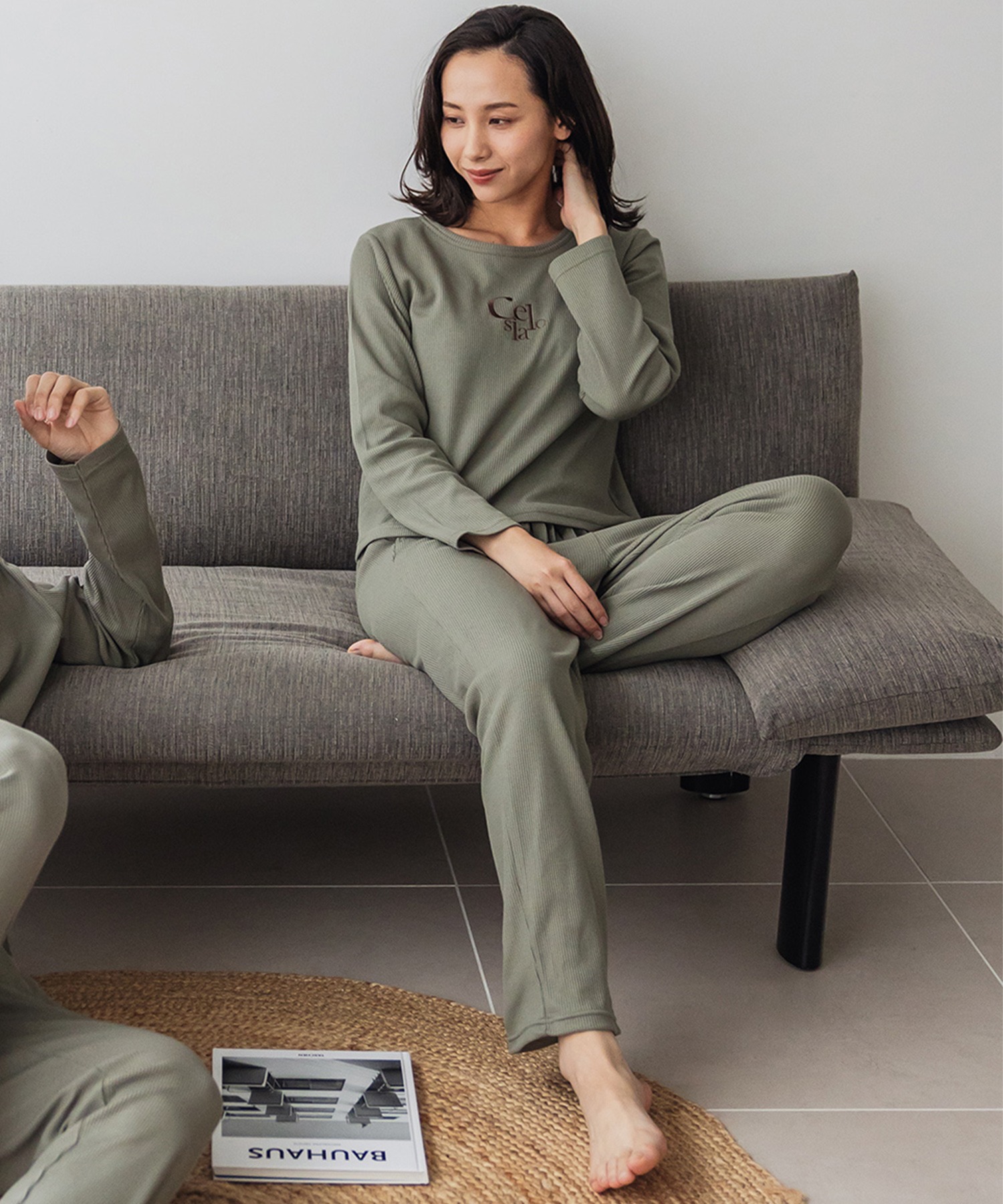 model：H157 着用サイズ：WOMEN’S