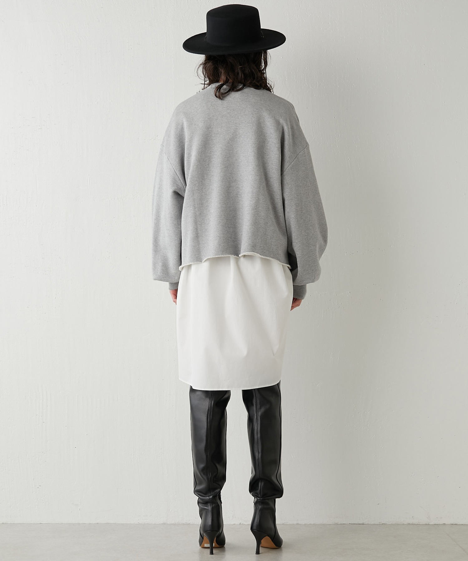 スウェットVネックプルオーバー２