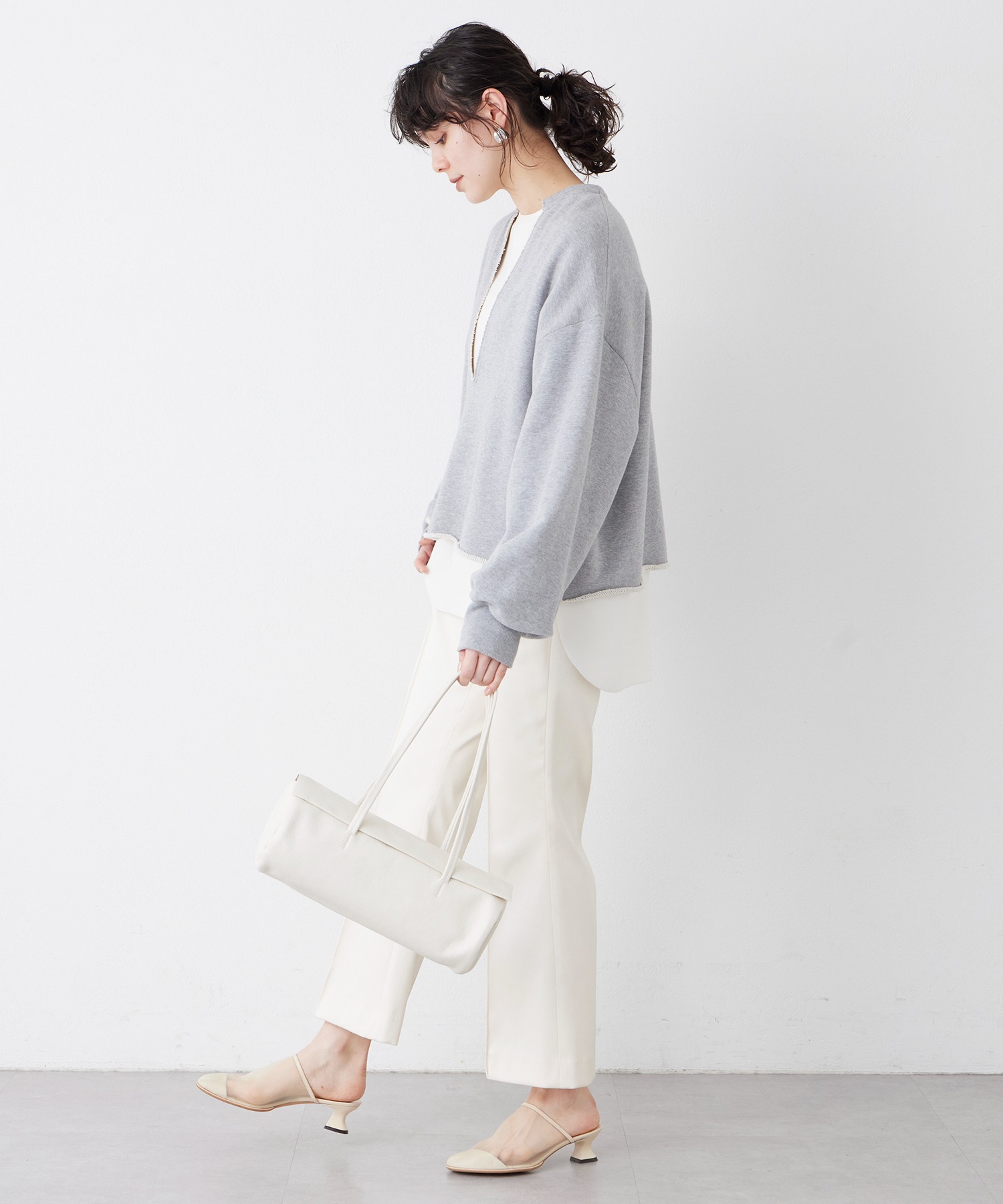 スウェットVネックプルオーバー２