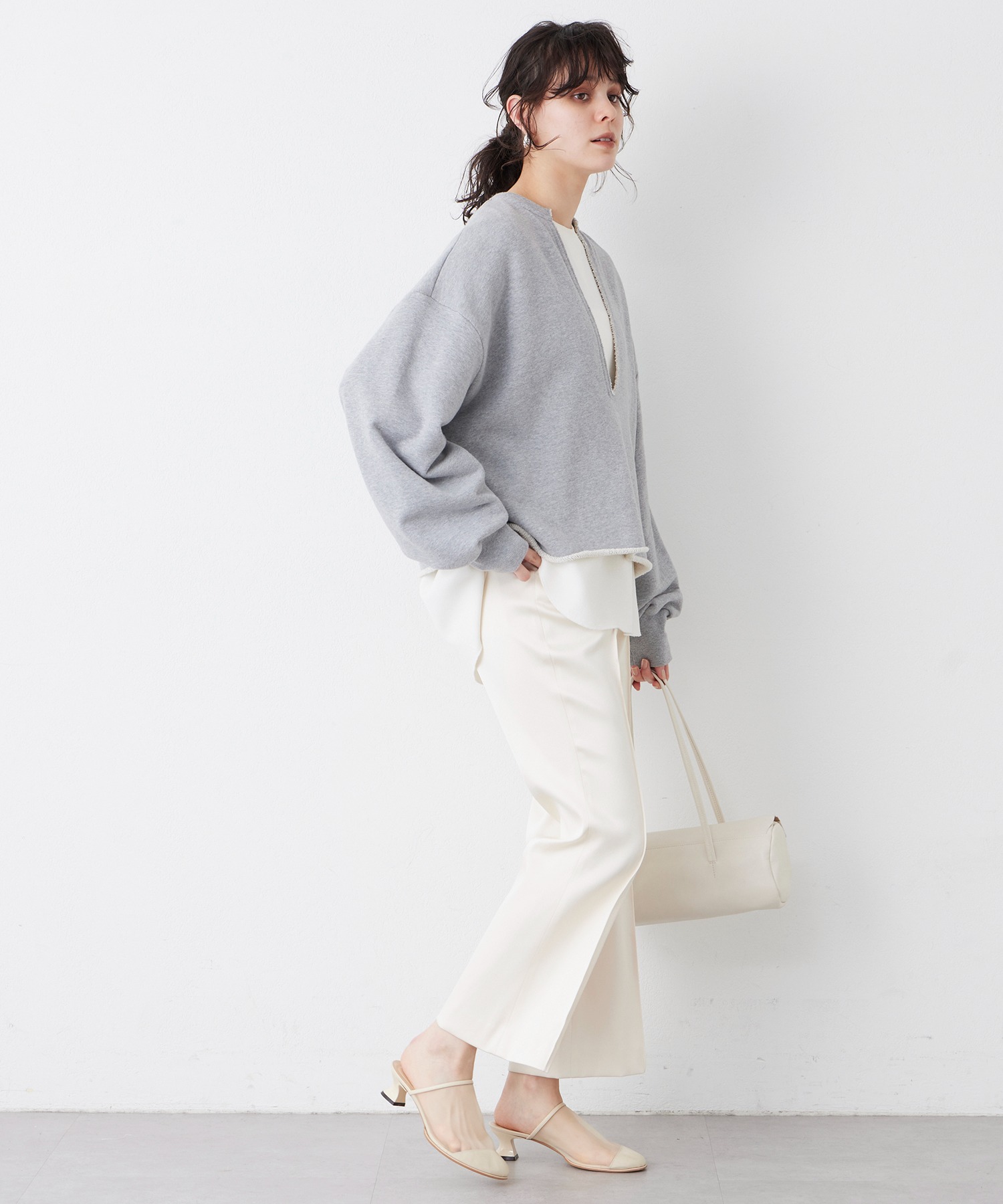 スウェットVネックプルオーバー２