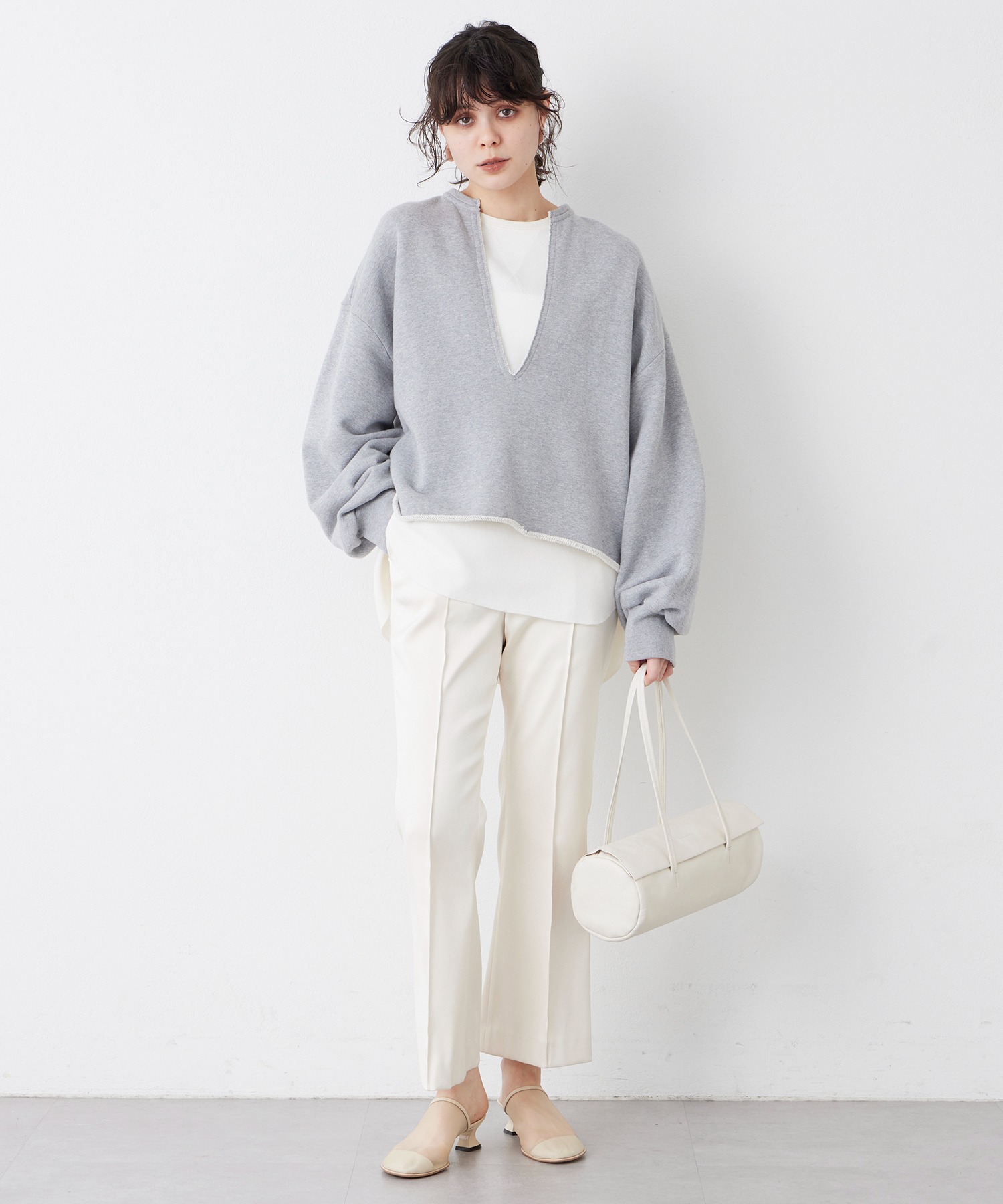 スウェットVネックプルオーバー２