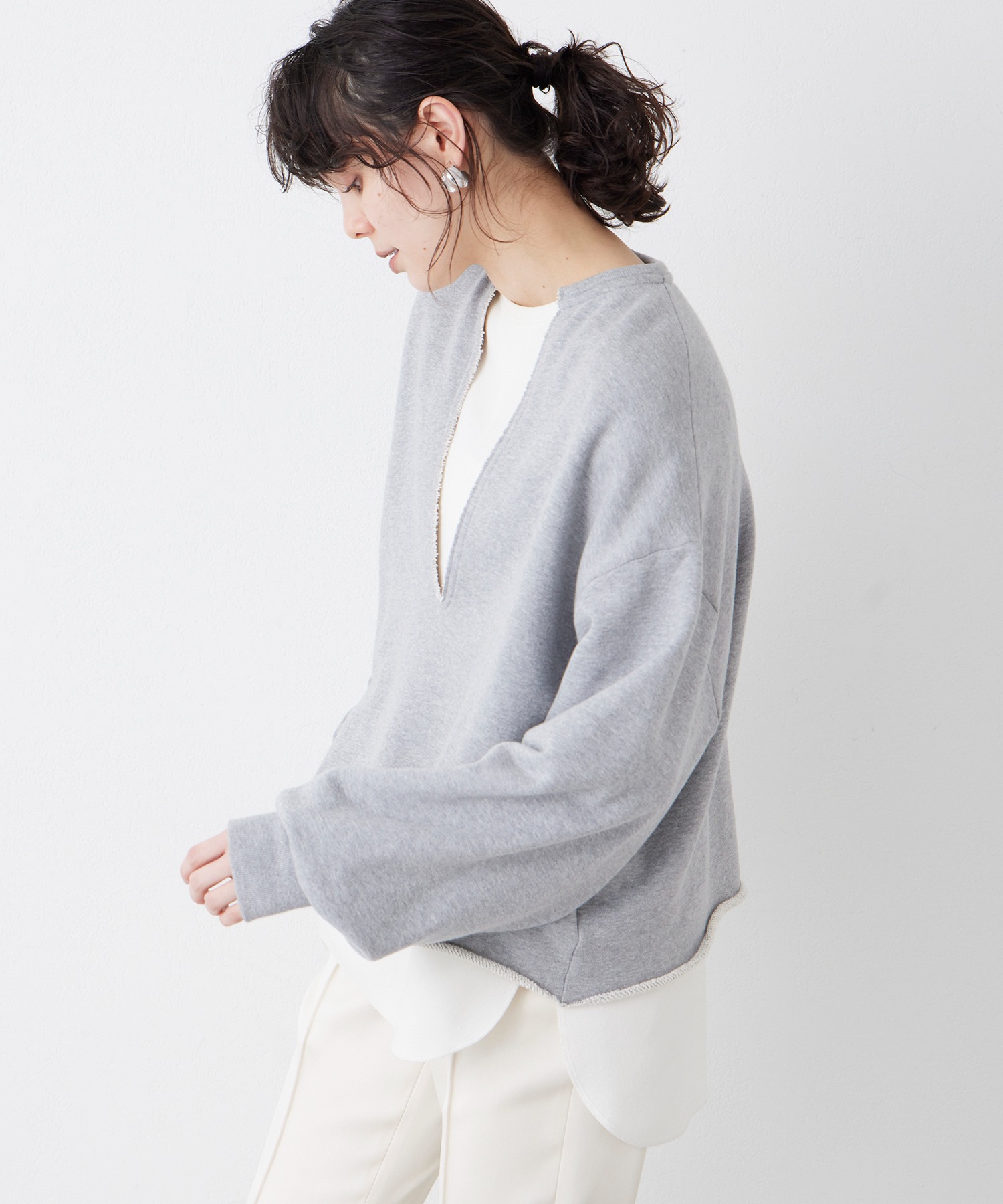 スウェットVネックプルオーバー２