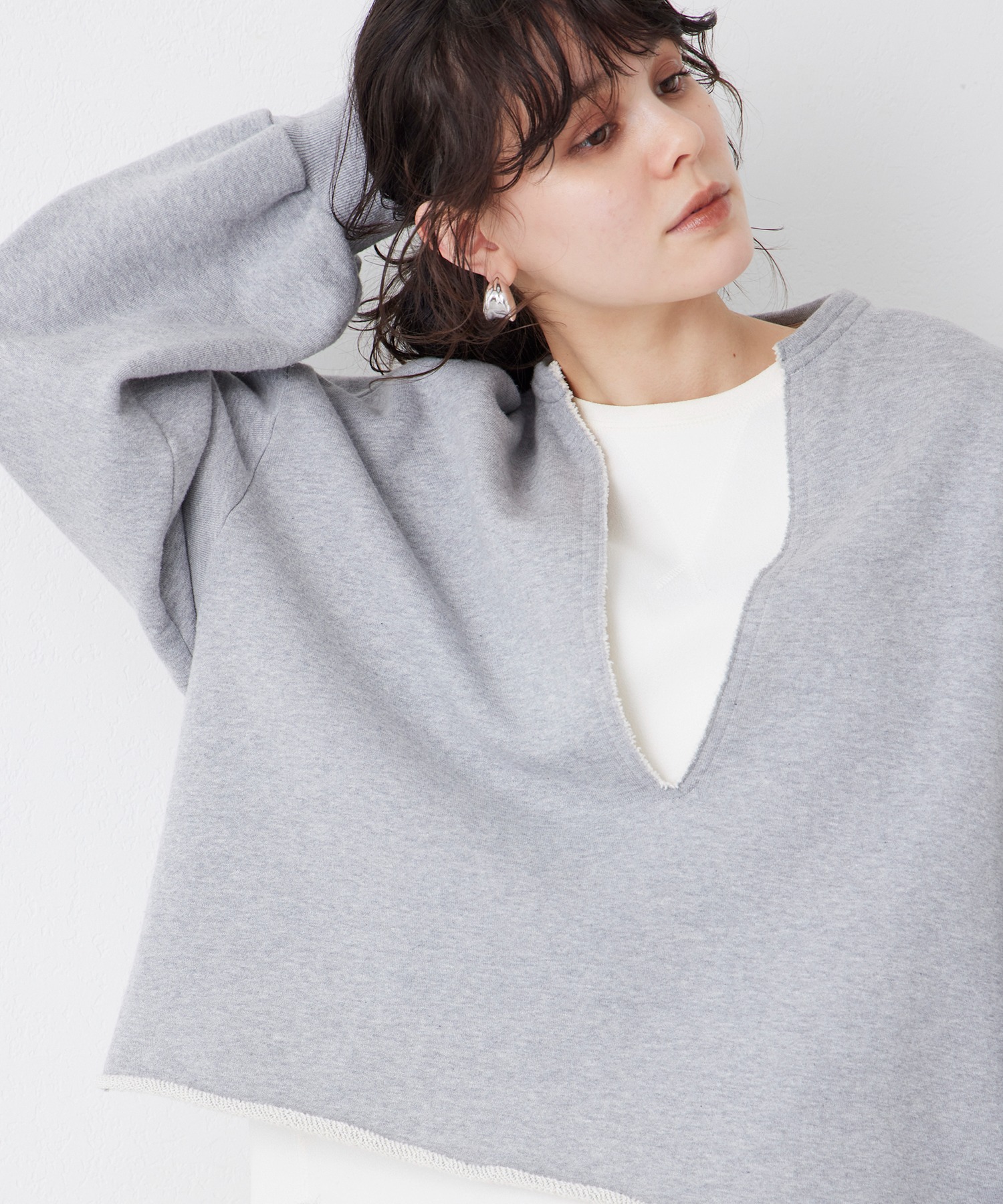 スウェットVネックプルオーバー２