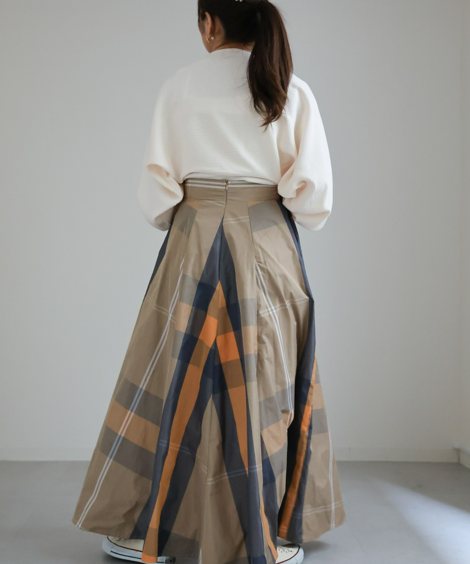 MODEL:156CM