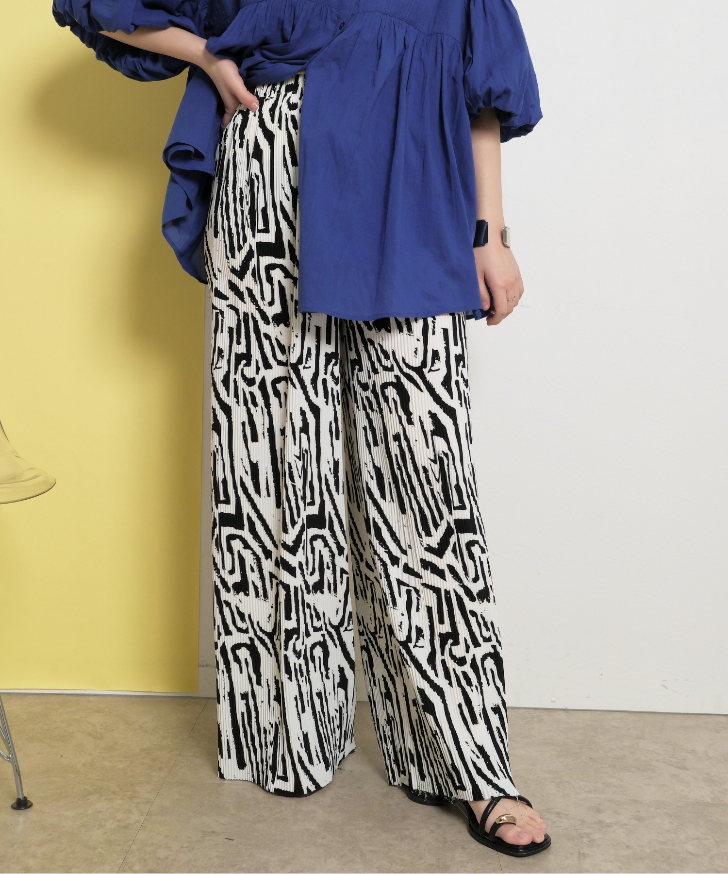 ジオメトリック 総柄 プリーツパンツ Palm Riche│Eimee Law & LHELBIE