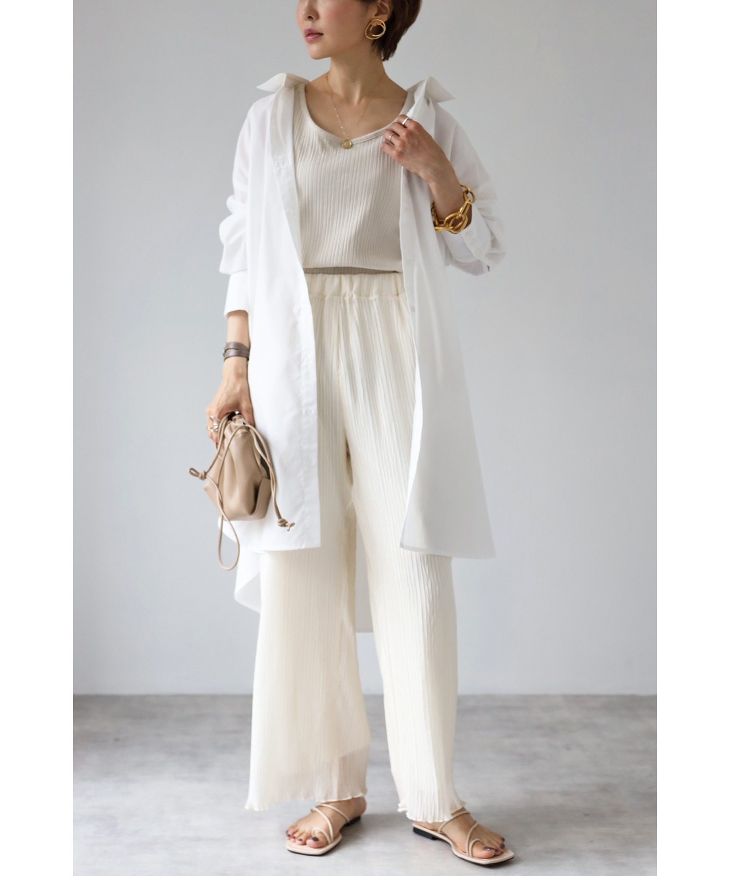 アイボリー着用