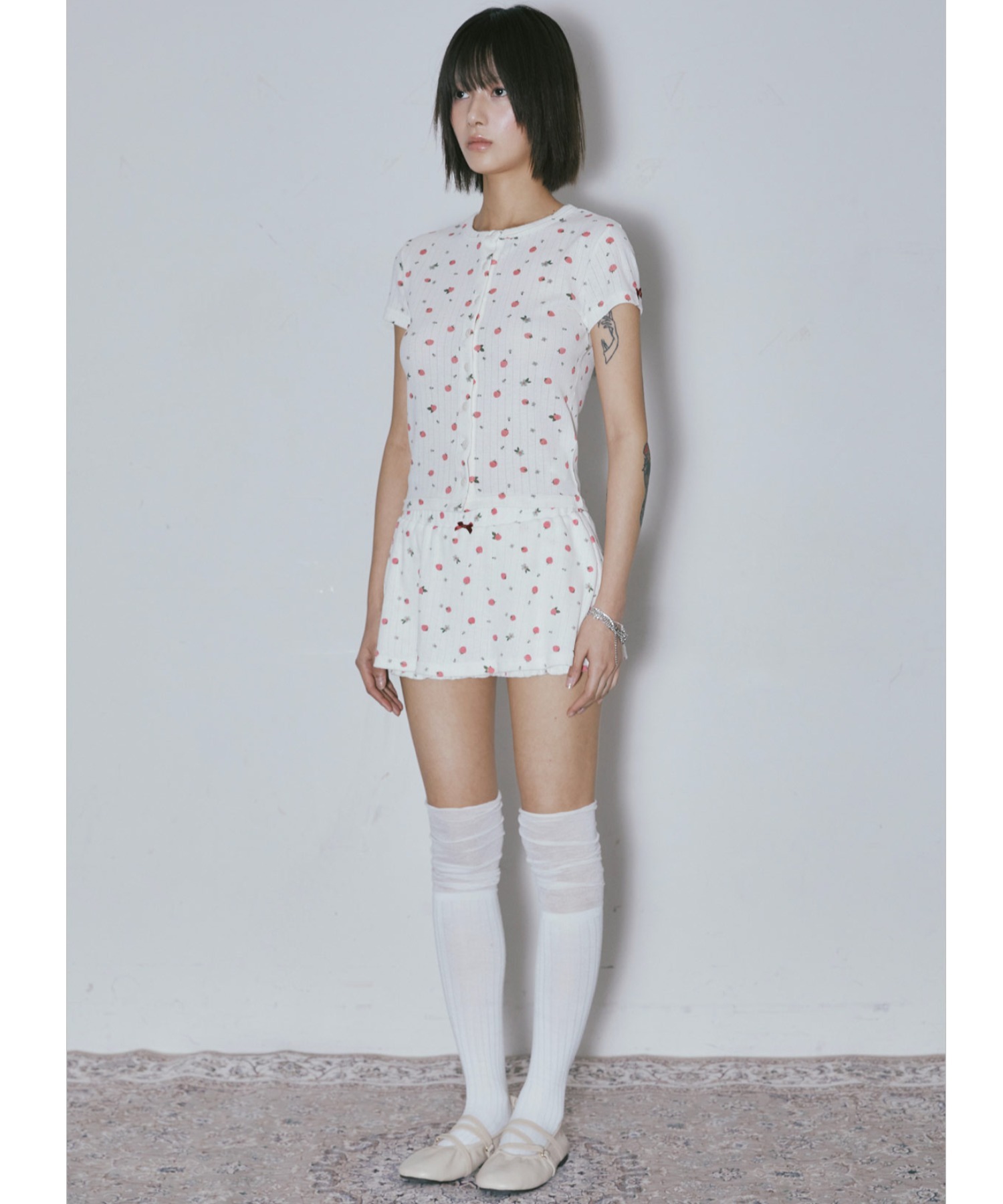 カーディガン A'GEM/9 × .kom 「NIIER NOR/ニーアノア」STRAWBERRY CARDIGANS/ストロベリー カーディガン レ A'GEM/9 × .kom 『NIIER NOR/ニーアノア』STRAWBERRY CARDIGANS