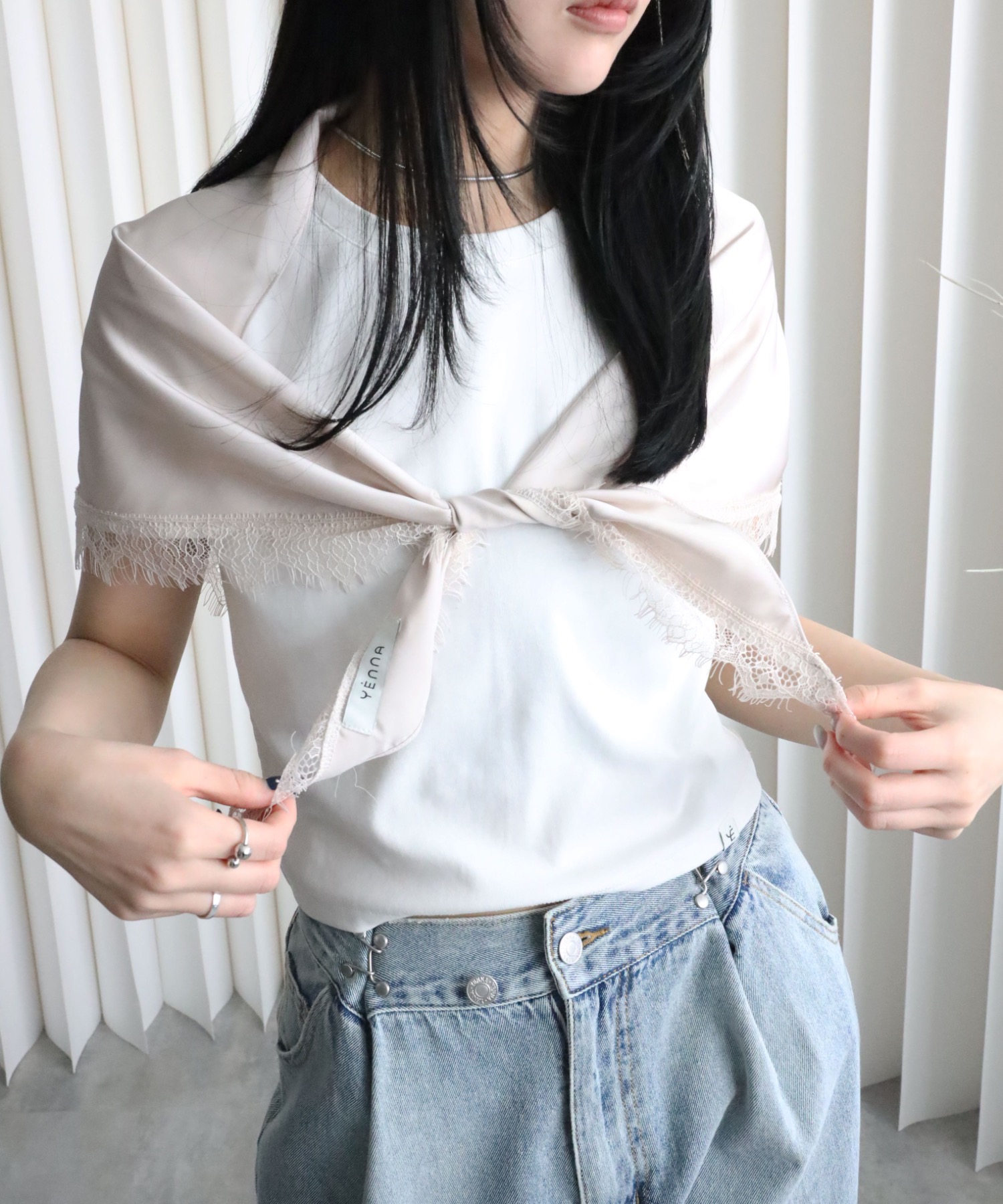 アイボリー