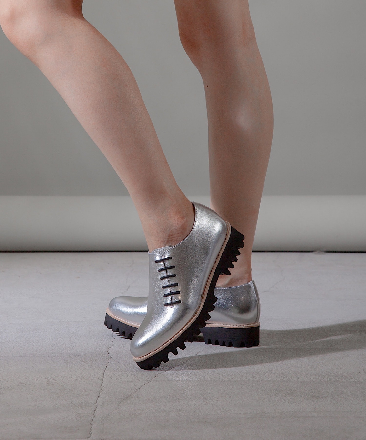JeffreyCampbellメタリック厚底レースアップシューズ シルバー 38 厚底レースアップシューズ Jeffrey Campbell│Jeffrey Campbell