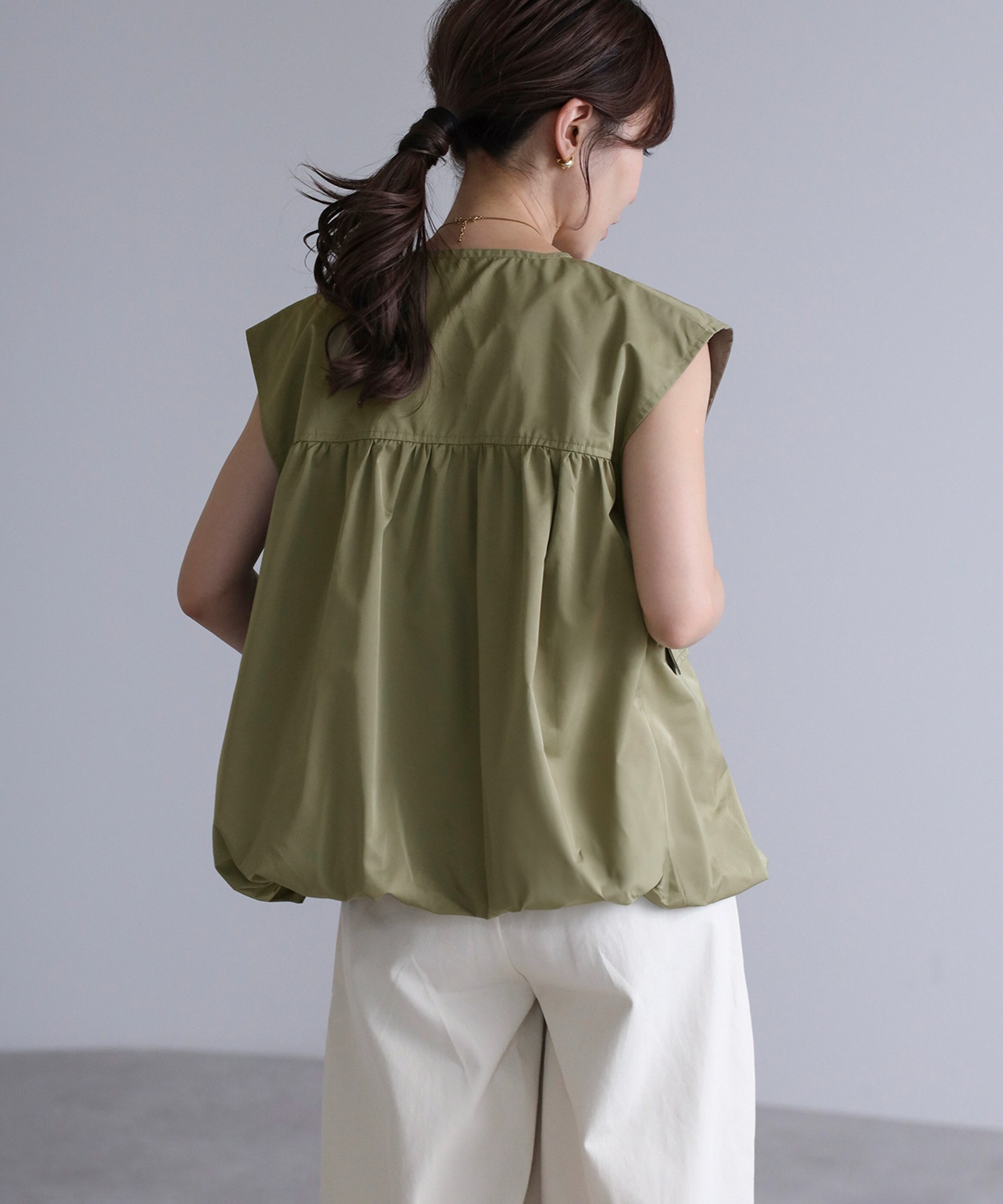 model：H165 着用サイズ：FREE