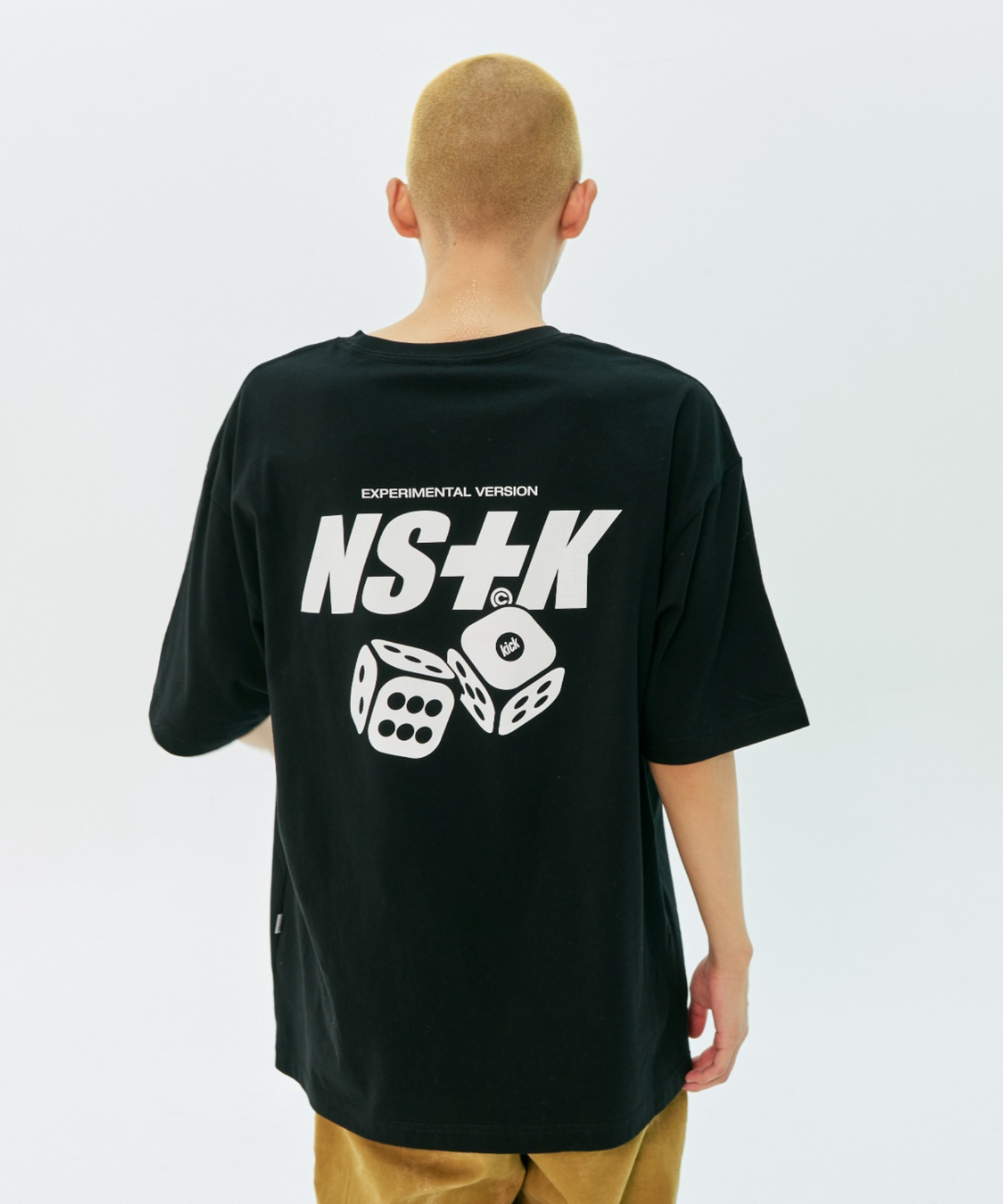 A'GEM/9 × .kom『NASTYKICK/NS+K/ナスティーキック』Kick Dice Tee