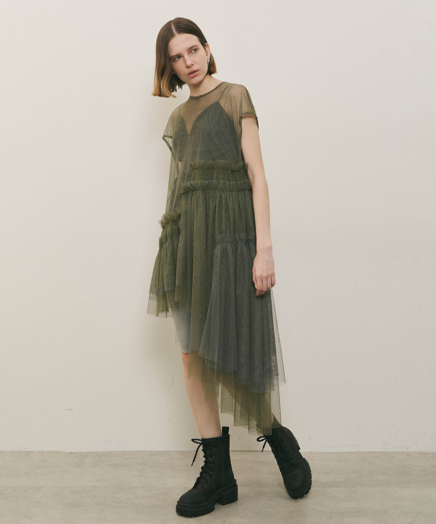 フレンチスリーブレイヤードギャザーチュールデザインtops