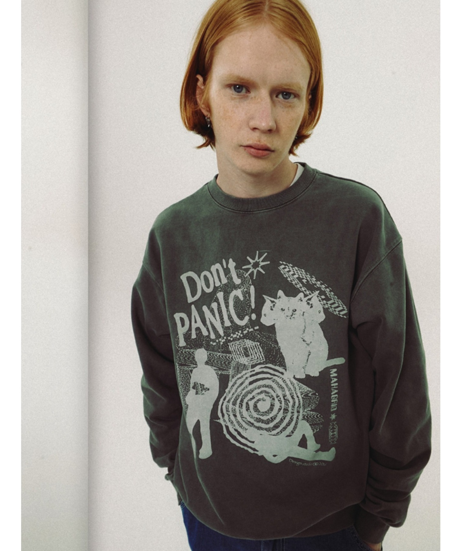 mahagrid/マハグリッド』DON'T PANIC PIGMENT SWEATSHIRT/ドント