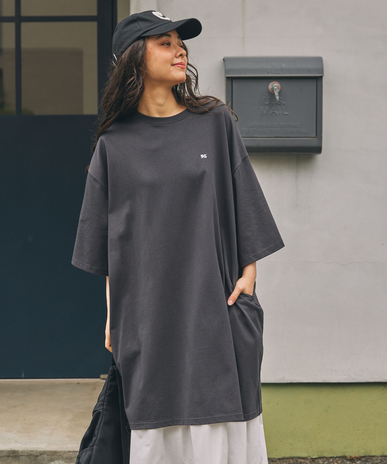 ナンバリング刺繍 ビッグシルエット半袖Tシャツ / ミニワンピース MONO