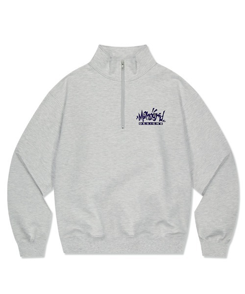 mahagrid/マハグリッド』LABEL LOGO HALF ZIP SWEATSHIRT/ラベルロゴ