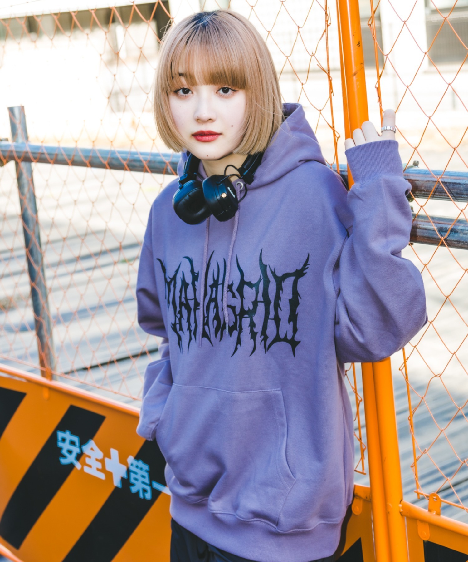パーカー 「mahagrid/マハグリッド」GOTHIC LOGO HOODIE/ゴシックロゴ プルオーバーパーカー レディース メンズ MAHAGRID パーカー 「mahagrid/マハグリッド」GOTHIC LOGO