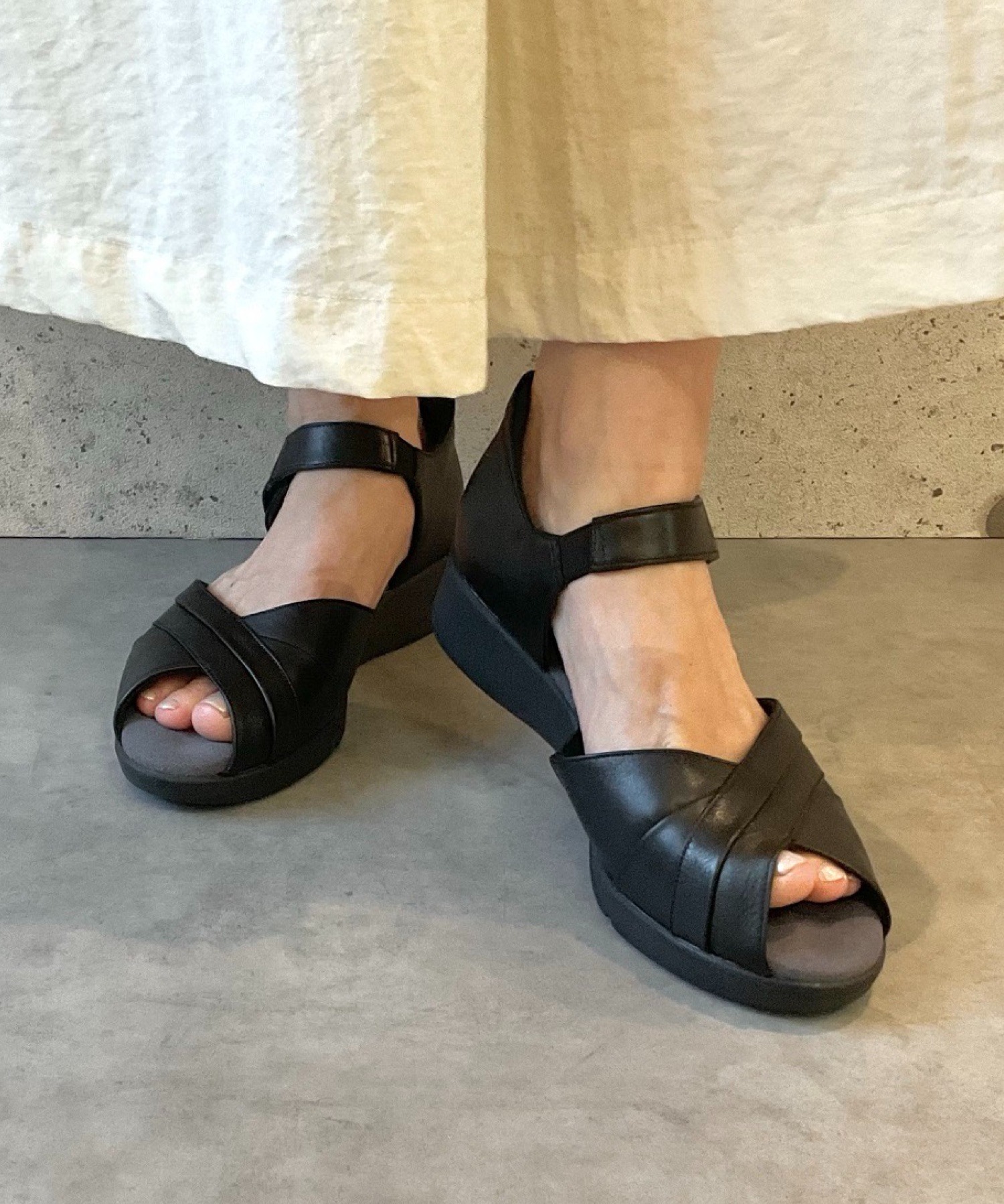 ぷぷ 日本製／本革／軽量／3E幅】ふかふかポコポコインソール クロスバー