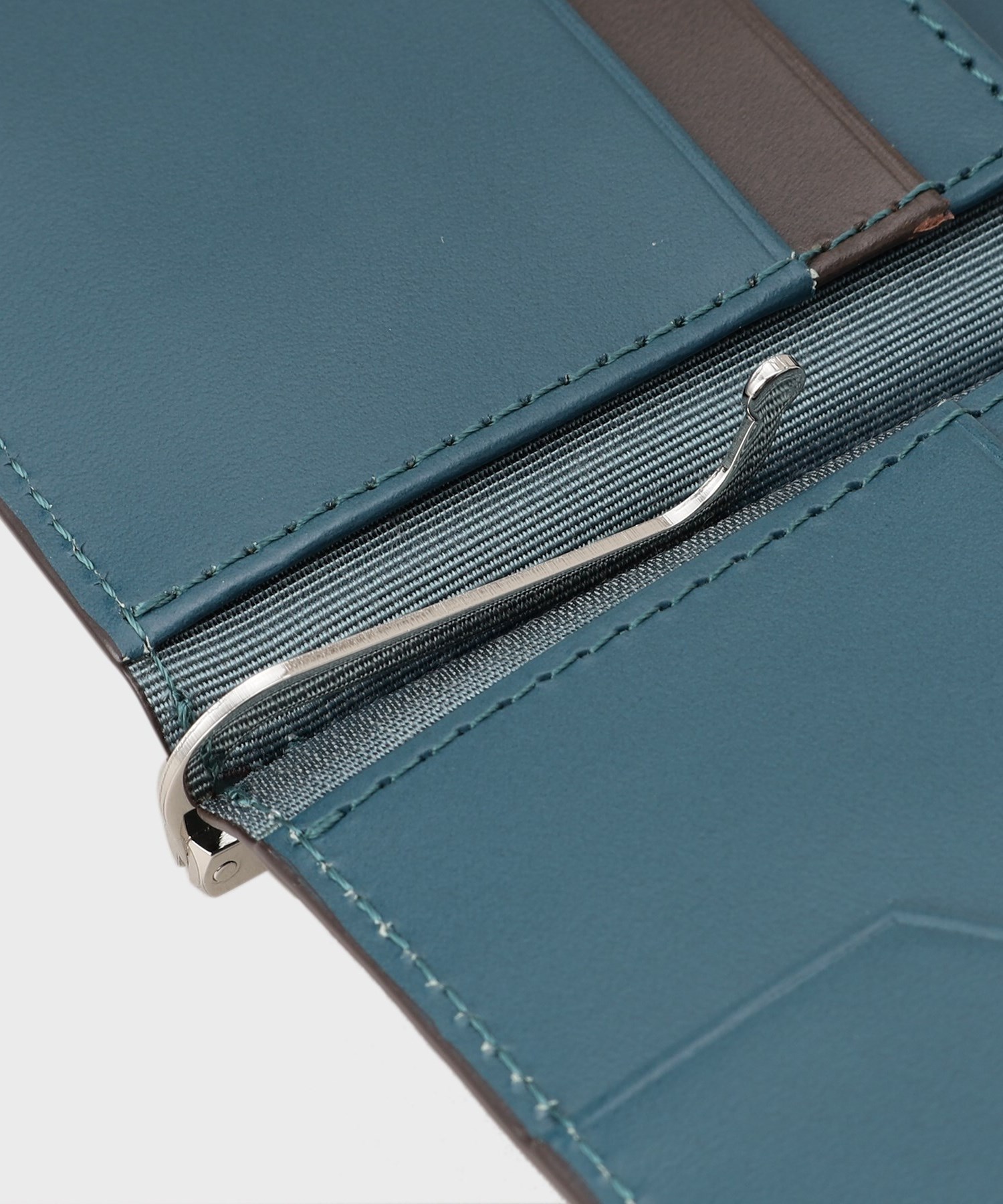 NEW レザーリップルシリーズ】マネークリップ付 サプレス ウォレット