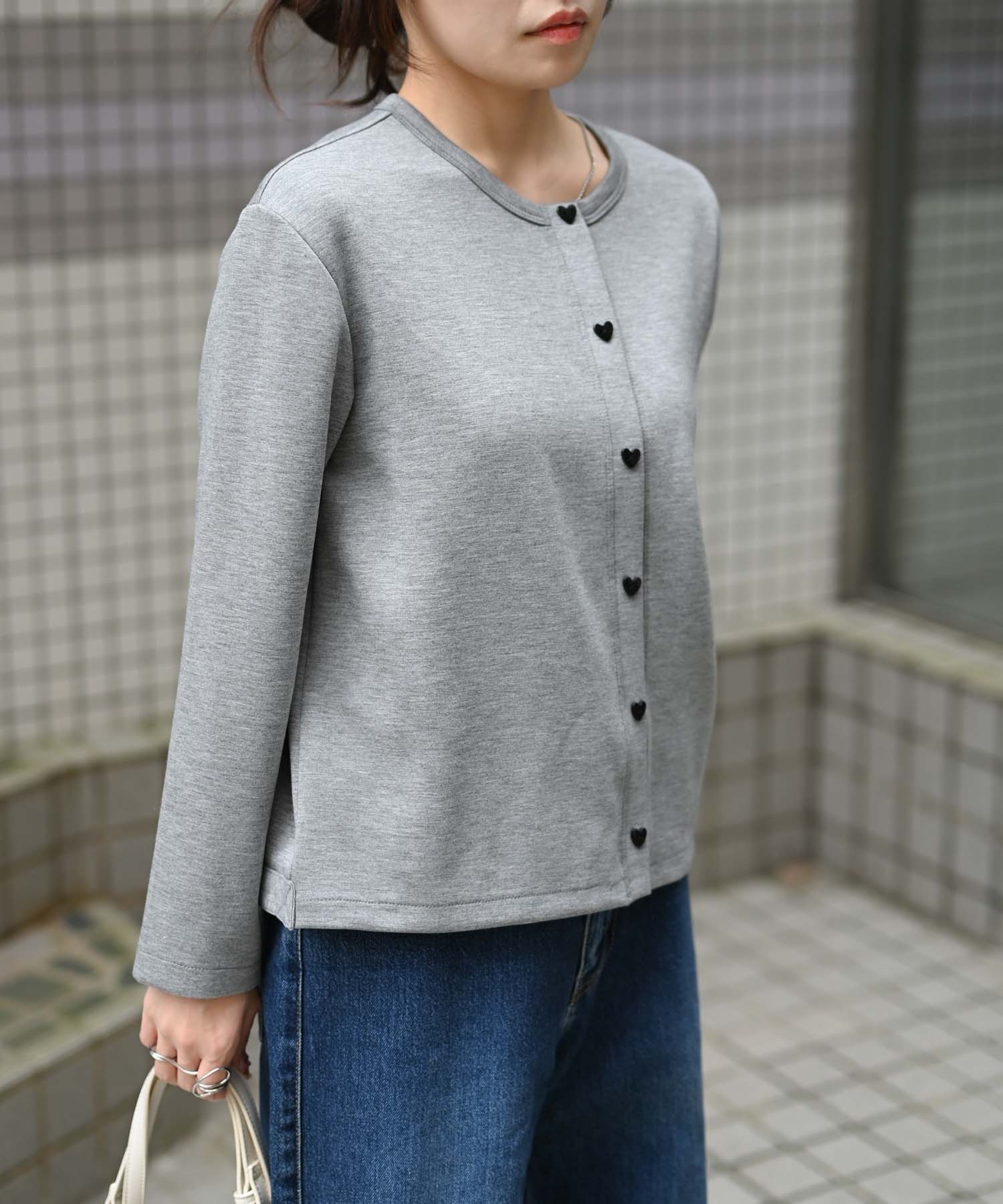 ライトグレー