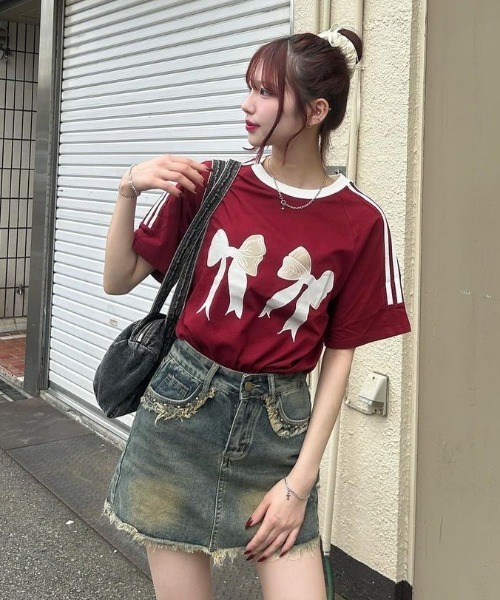 tシャツ A'GEM/9 × .kom 「.KOM/ドットケーオーエム」 リボンライントップス(1) レディース A'GEM/9 × .kom 『.KOM/ドットケーオーエム』 リボンライン
