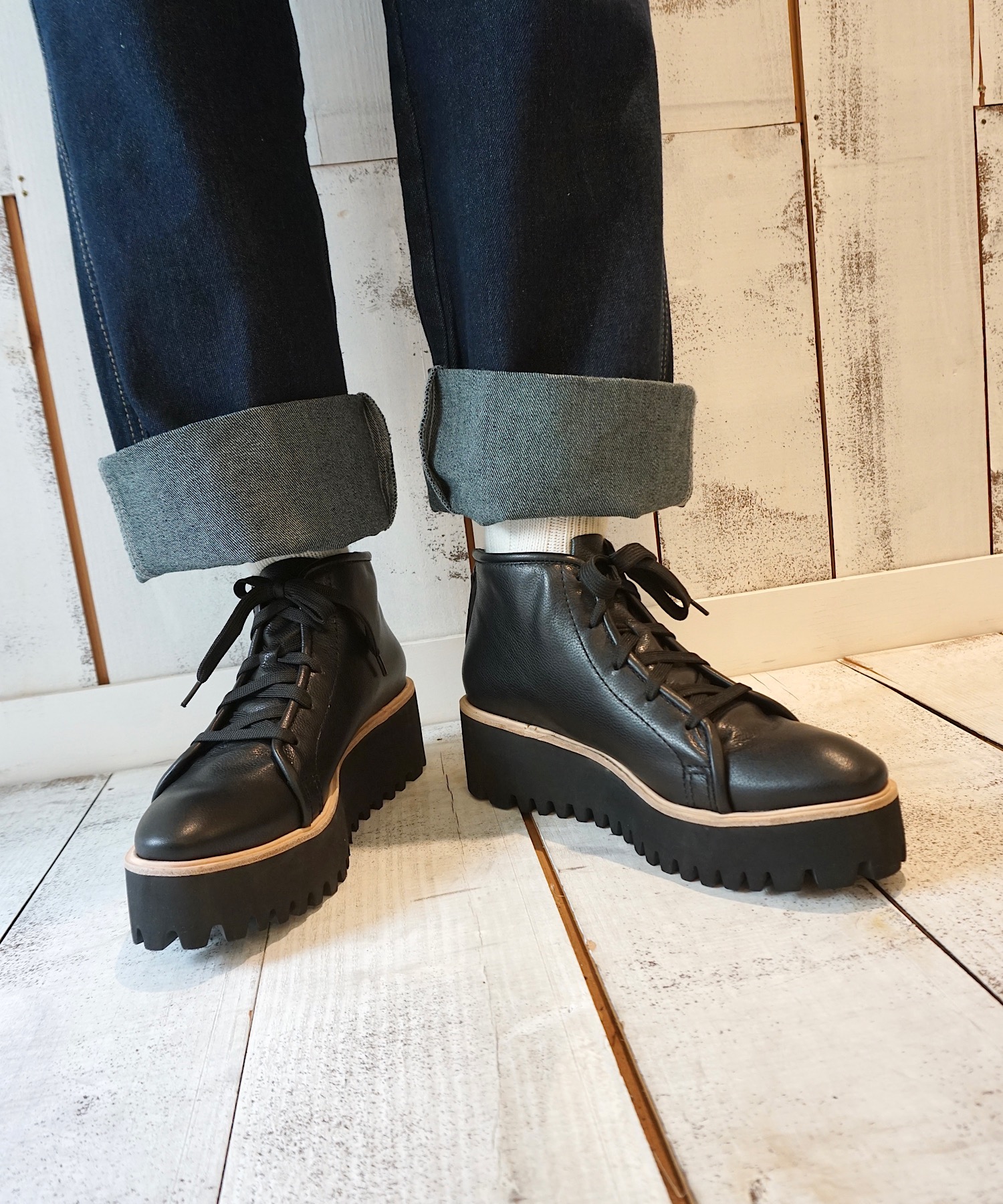 キャタピラーソールレースアップブーツ ALL BLACK│Jeffrey