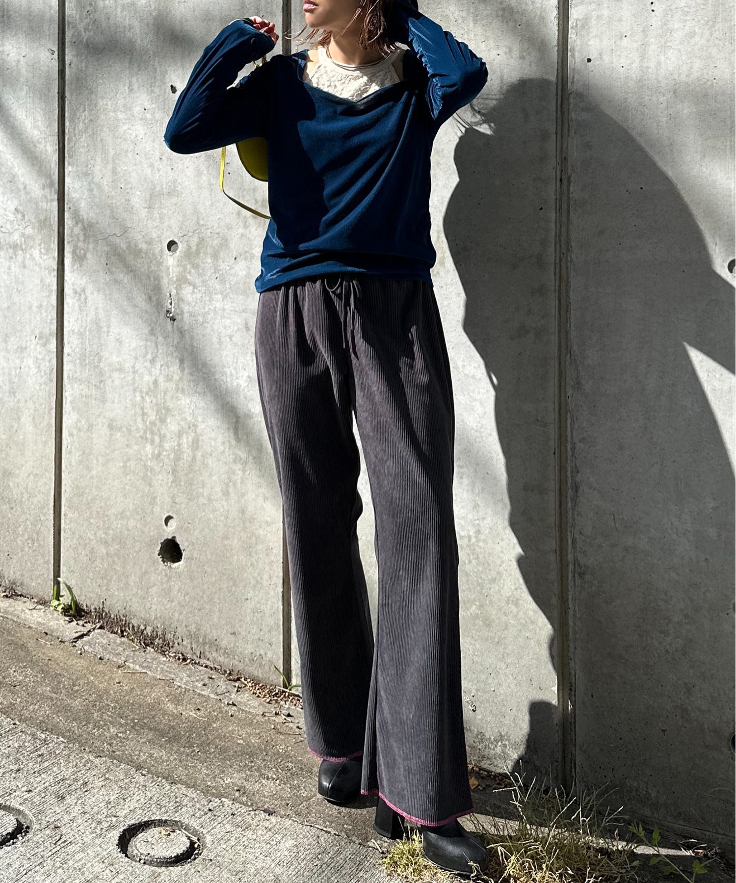 model:154cm 着用サイズ:FREE　※ウエストを外側に折り返して着用