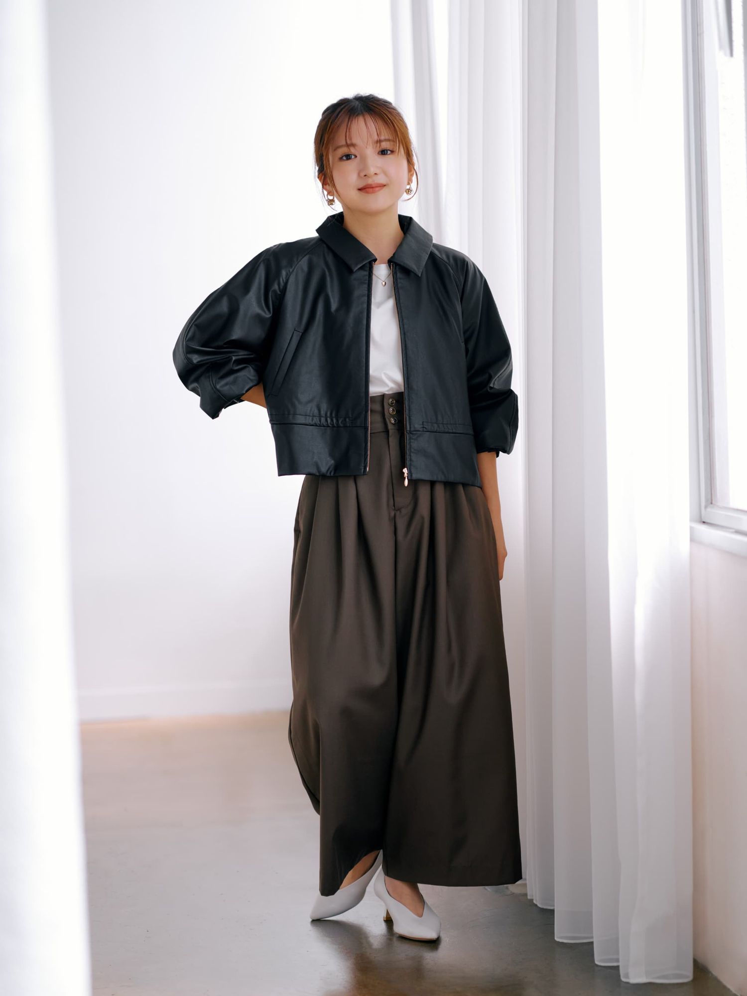 ハイウエストスリーボタンフレアワイドパンツ【低身長・小柄女性